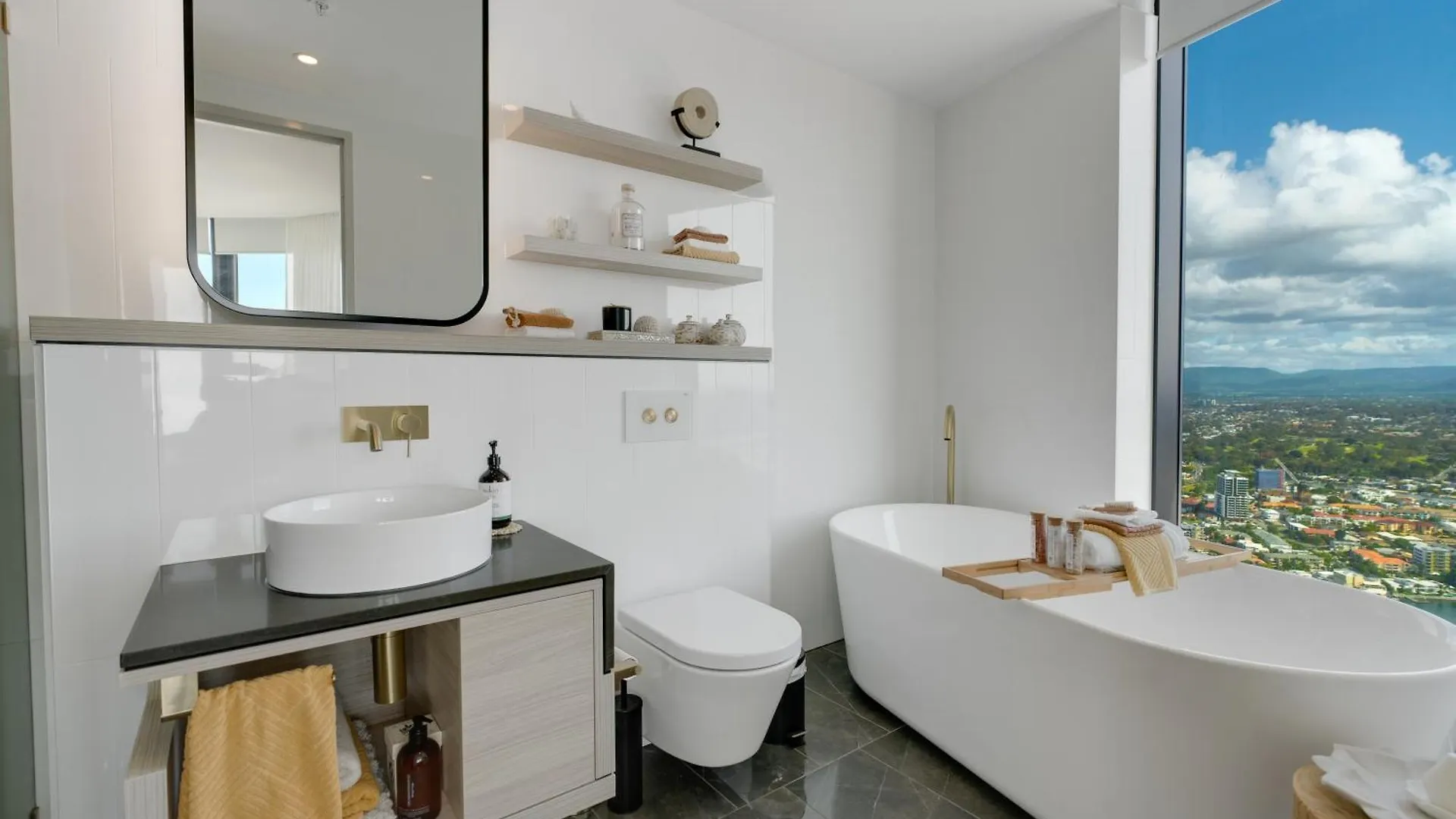 D-ocean Retreat Modern 3-bedroom * Gold Coast