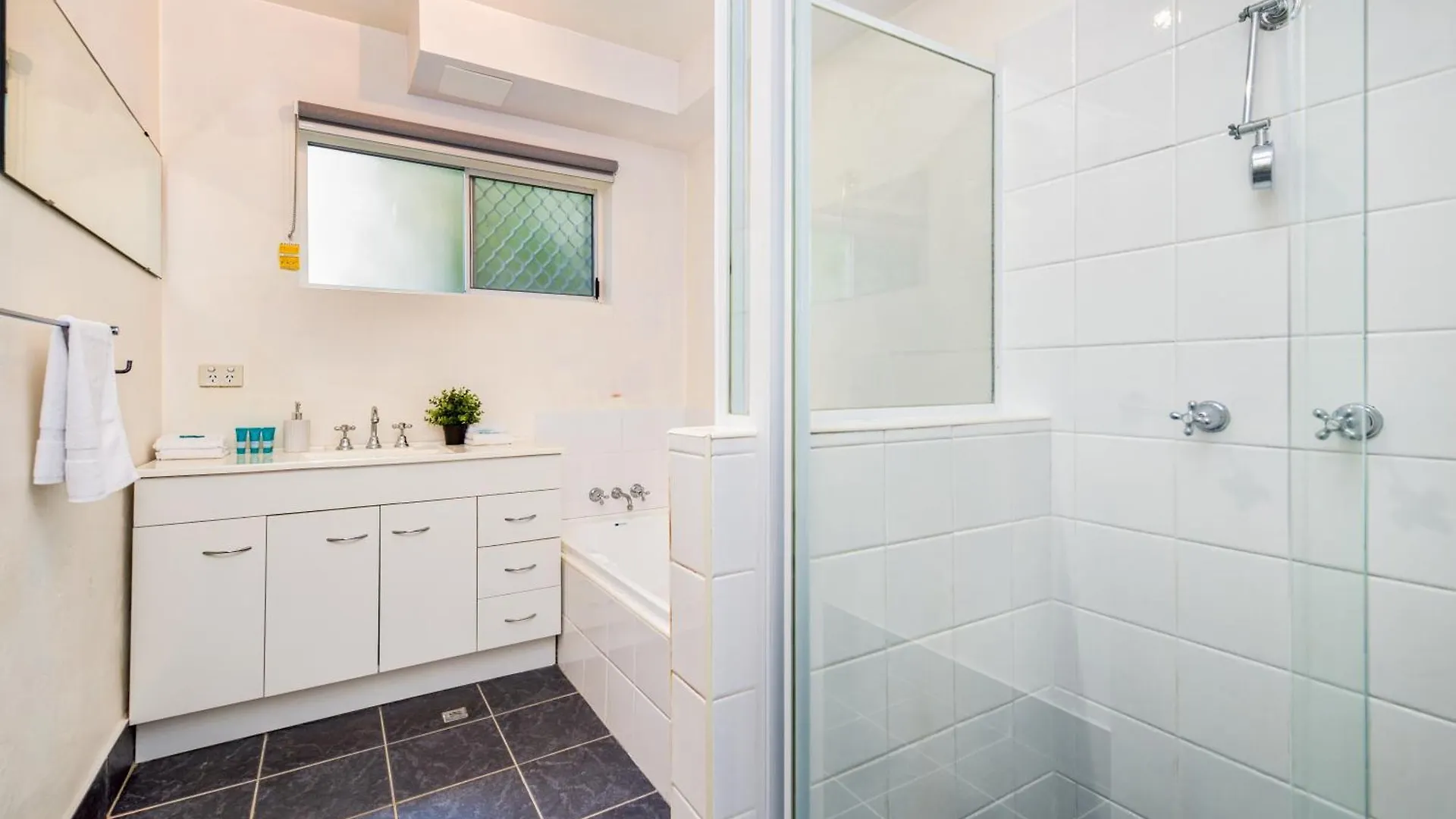 Canal Luxury Living & Boat Ramp Gold Coast