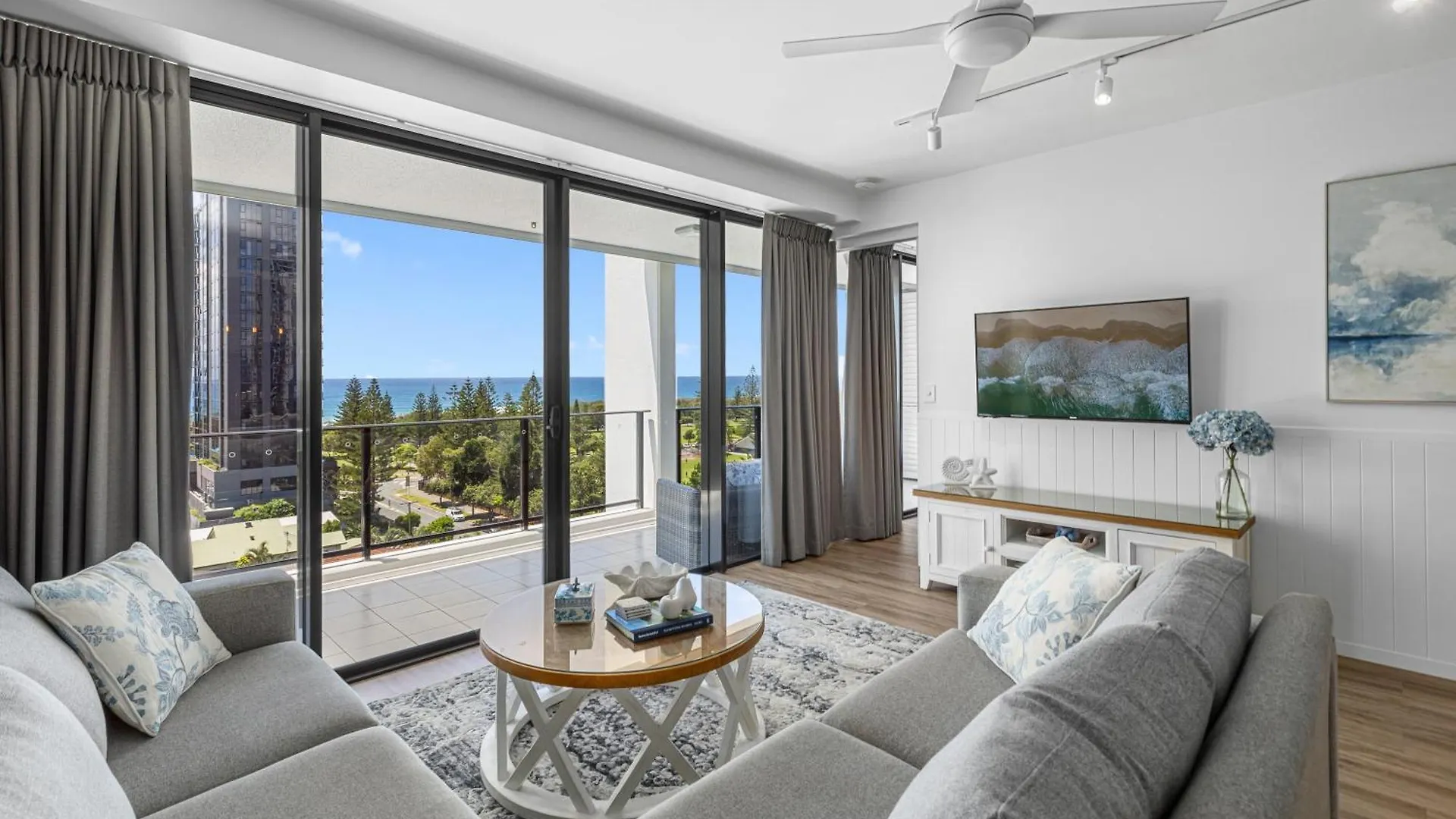 Rezort Ultra Broadbeach 4*