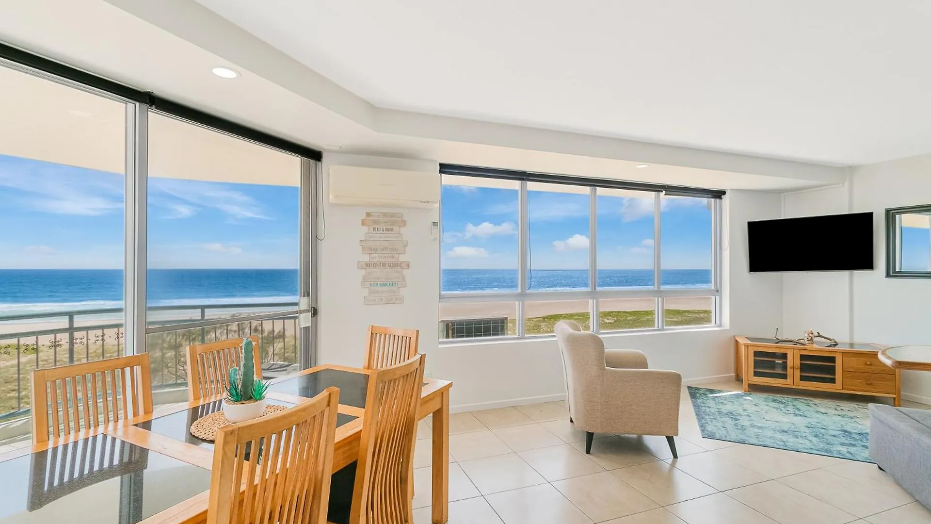 Oceanside - Absolute Beachfront Aparthotel Gold Coast