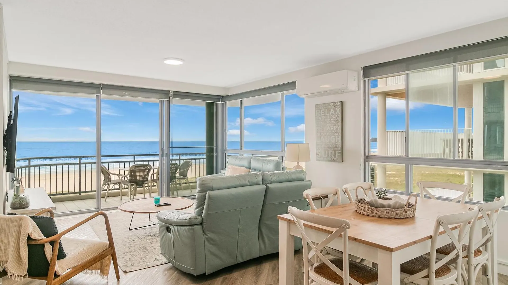 Aparthotel Oceanside - Absolute Beachfront Gold Coast