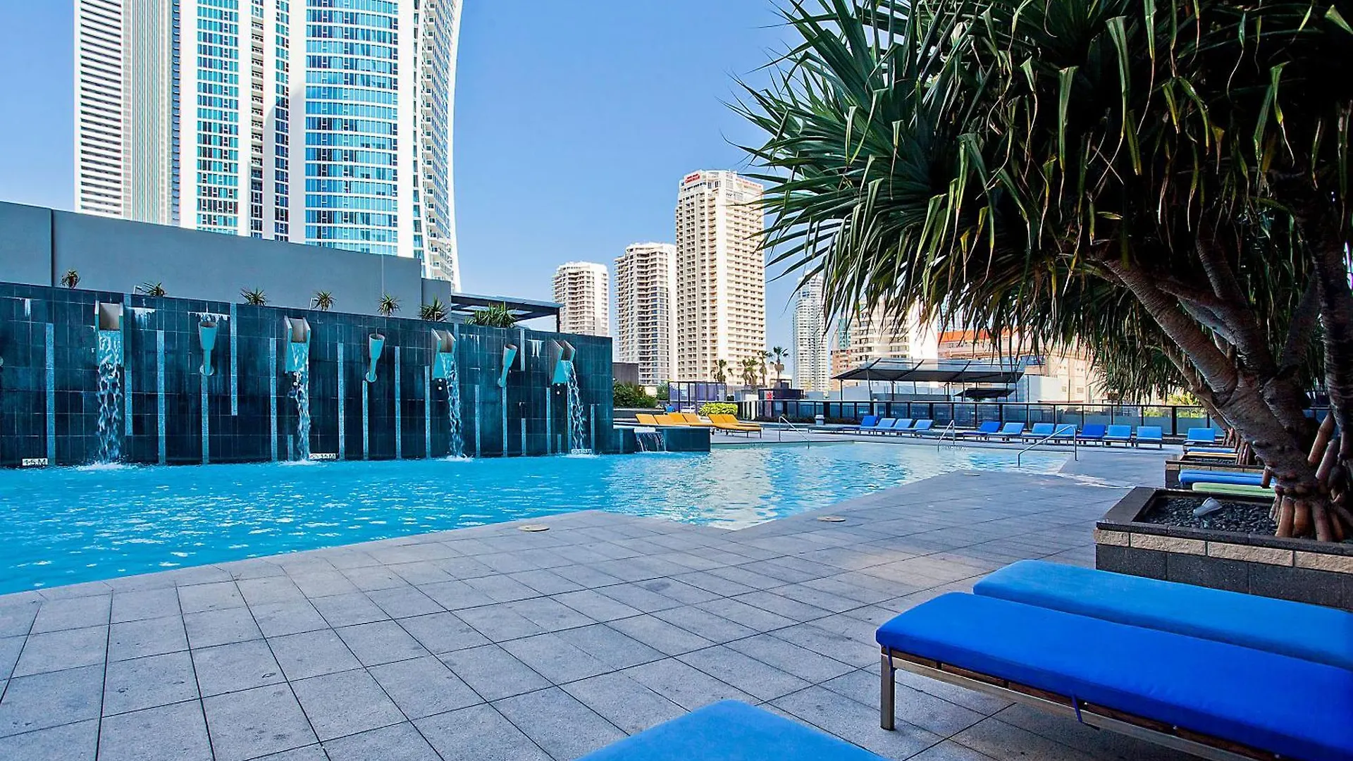 Circle On Cavill - Qstay Gold Coast