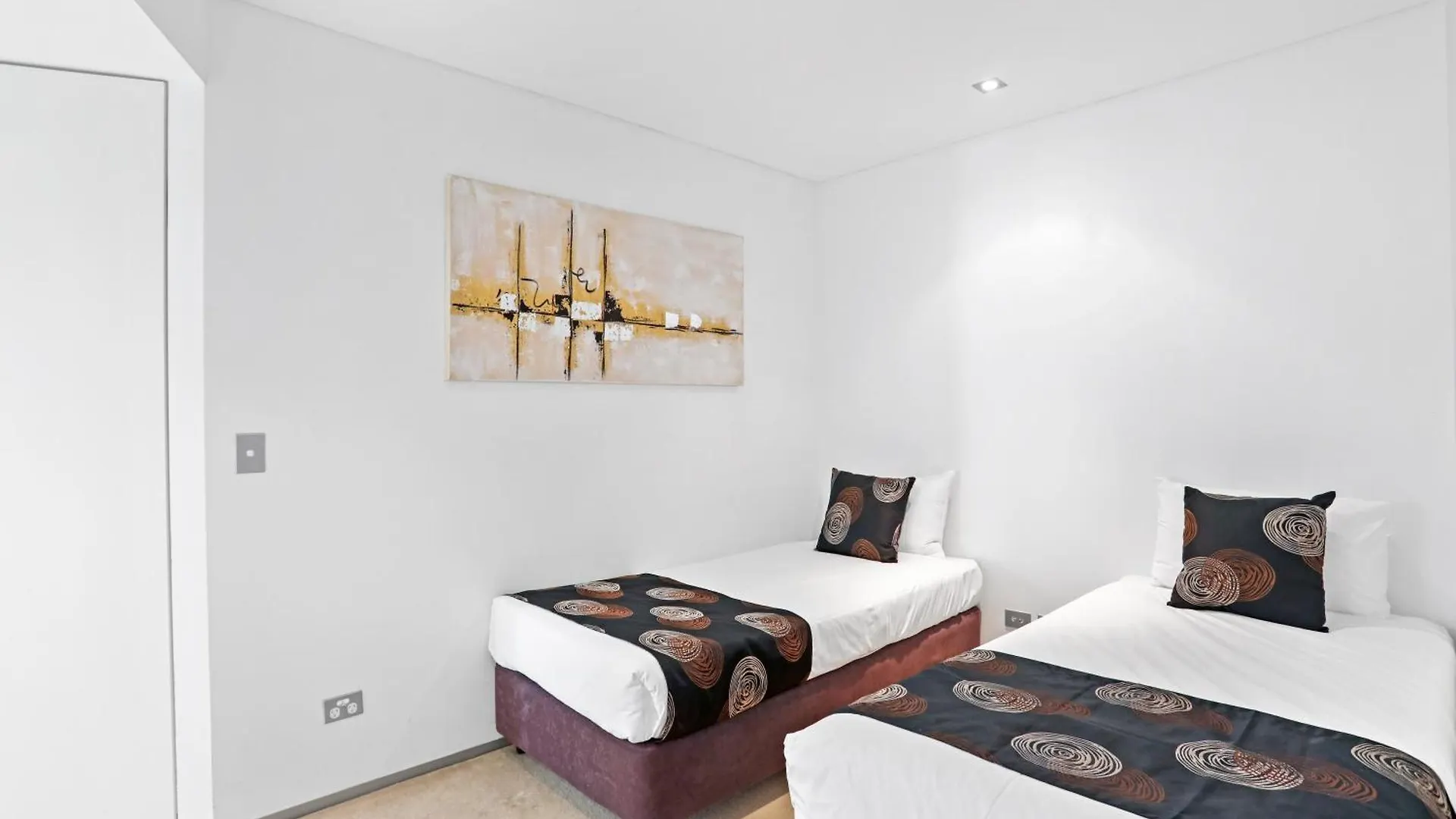 Ambience On Burleigh Aparthotel Gold Coast