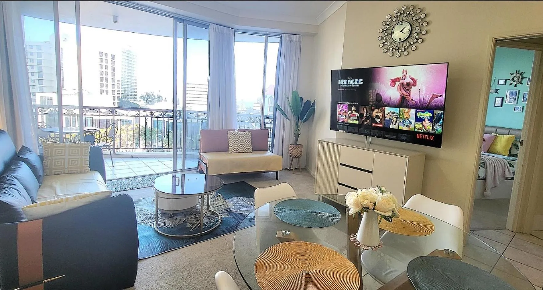 Appartement Chevron Renaissance - Floor - Self Contained & Privately Managed Gold Coast