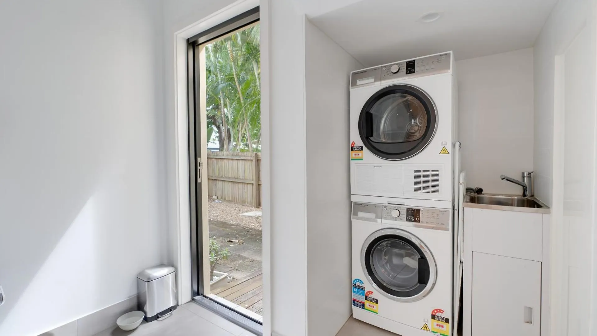 Christmas Special! Spacious 4-br Family Oasis