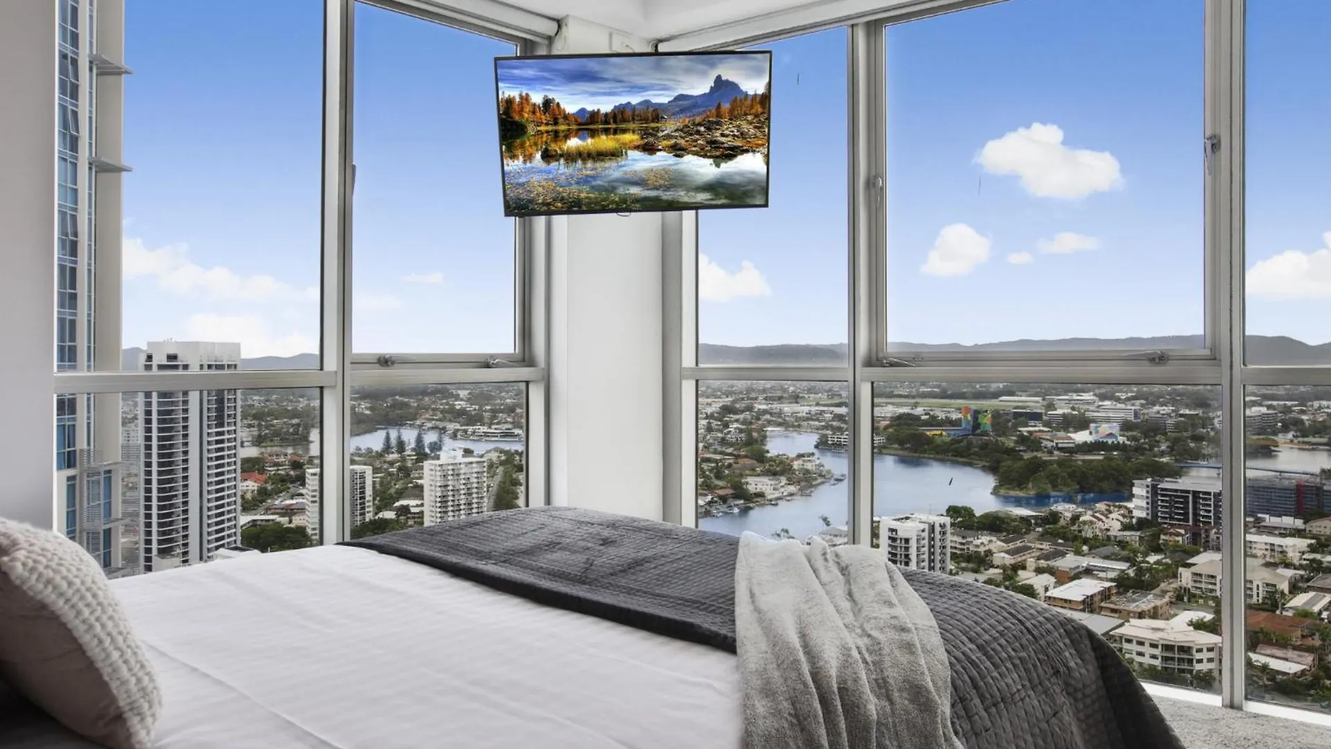 Chevron Renaissance 2 Bed By Vaun Gold Coast