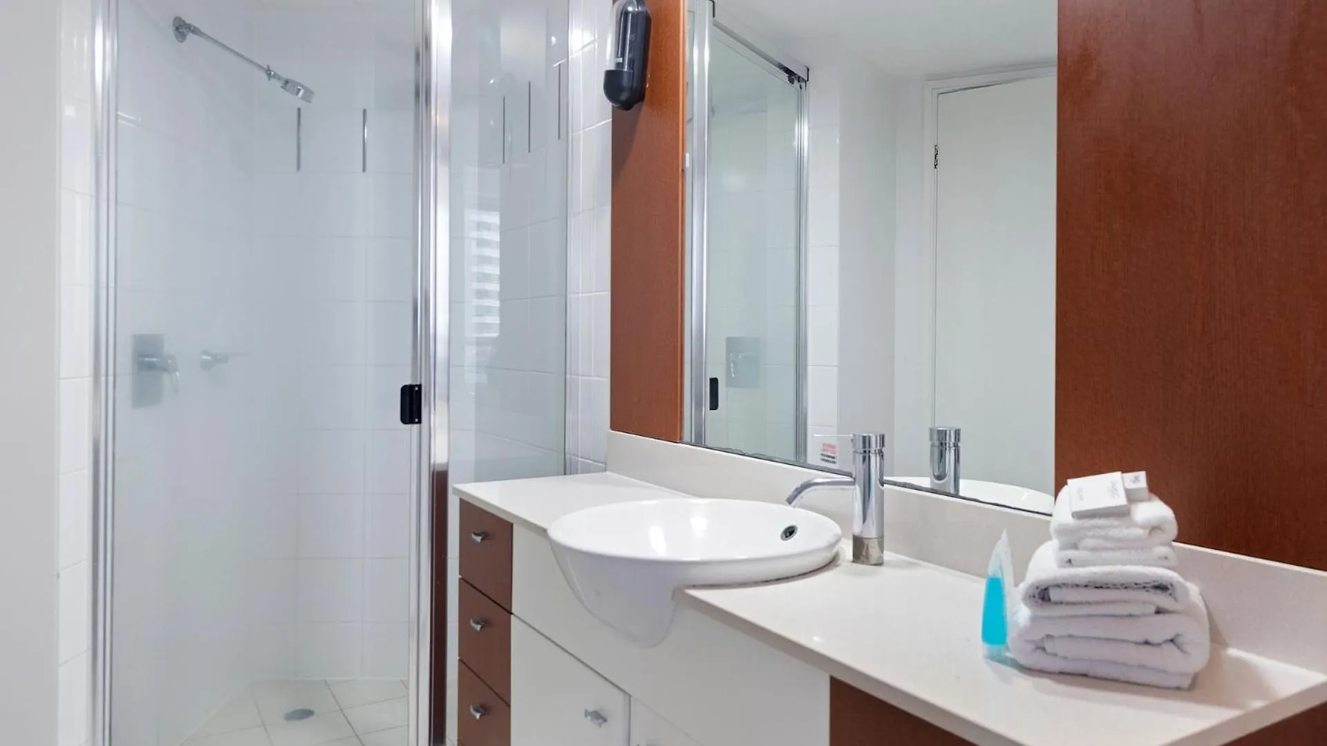 Chevron Renaissance Two Bedroom Ocean Views - Coasthm Gold Coast