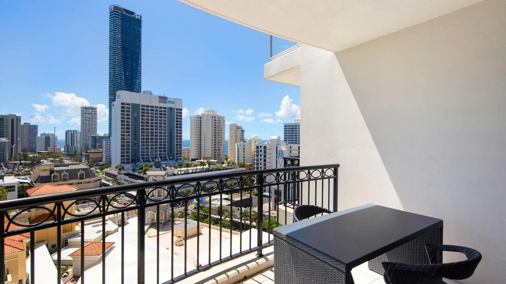 Chevron Renaissance Two Bedroom Ocean Views - Coasthm * Gold Coast