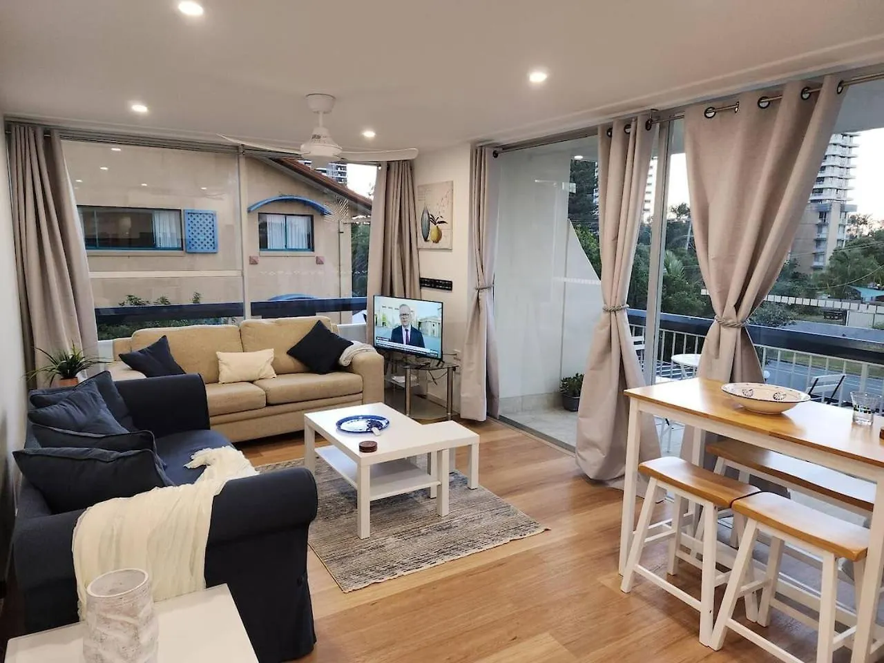 Lejlighed Tjs Beachside Broadbeach - Views, Wifi Gold Coast