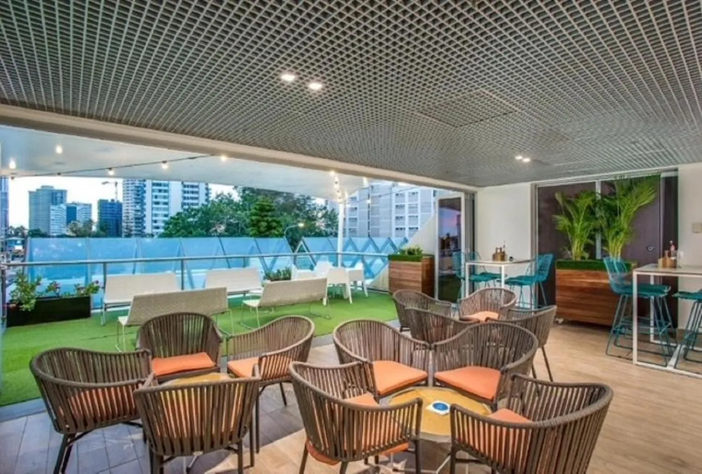 Sea View Heart Of Surfers Paradise מלון