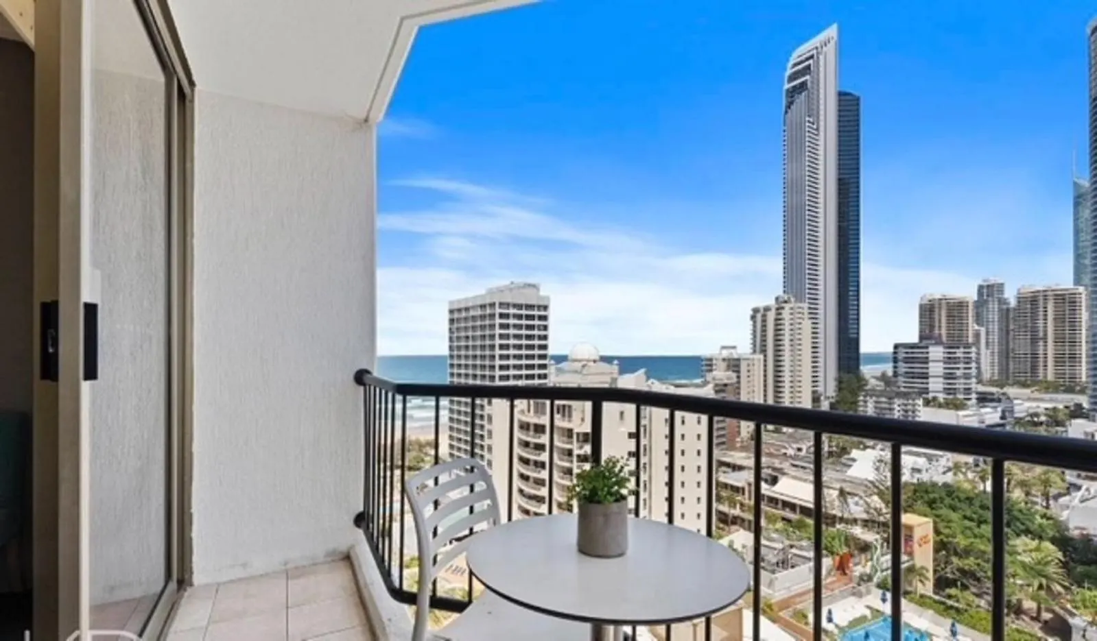Sea View Heart Of Surfers Paradise מלון