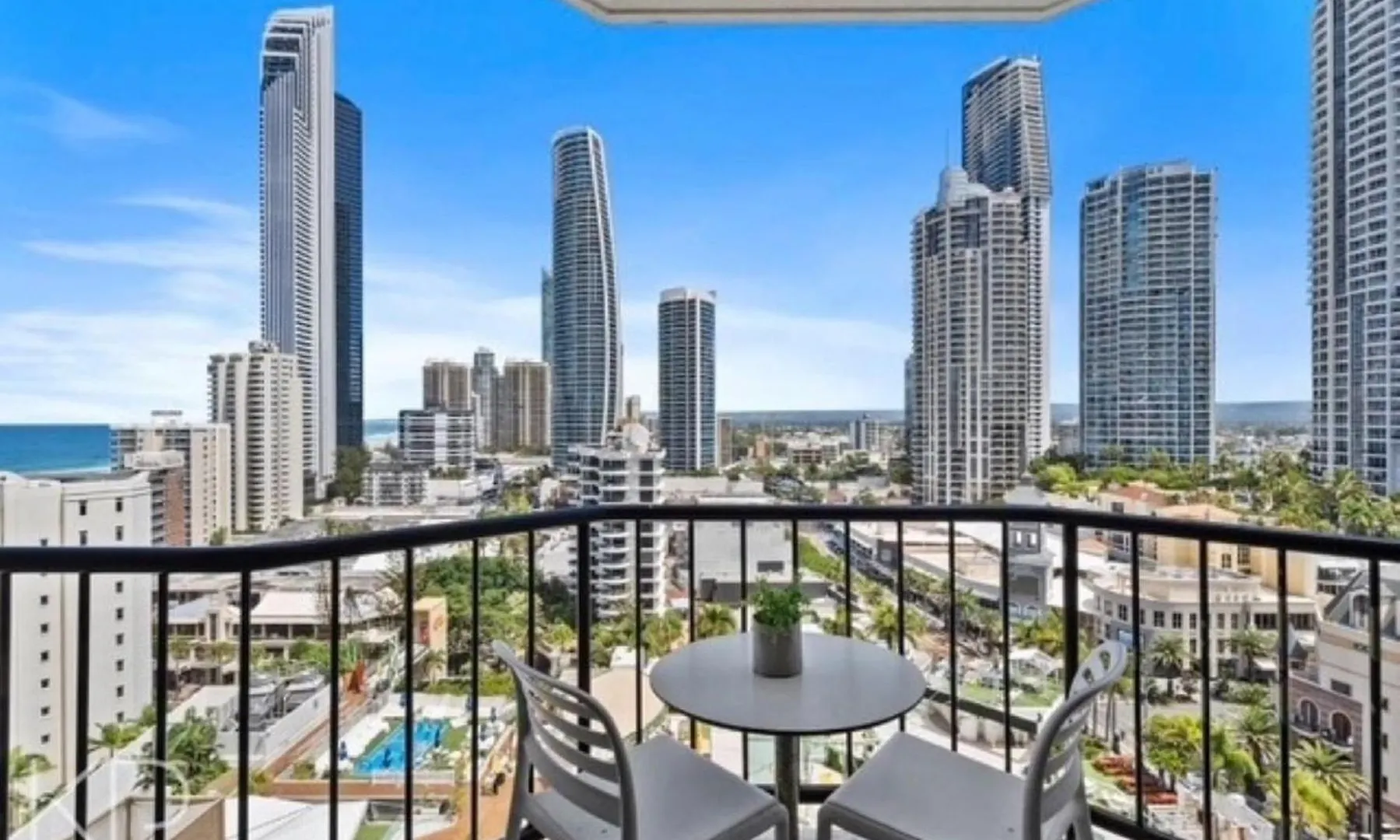 Sea View Heart Of Surfers Paradise Hotel 4*