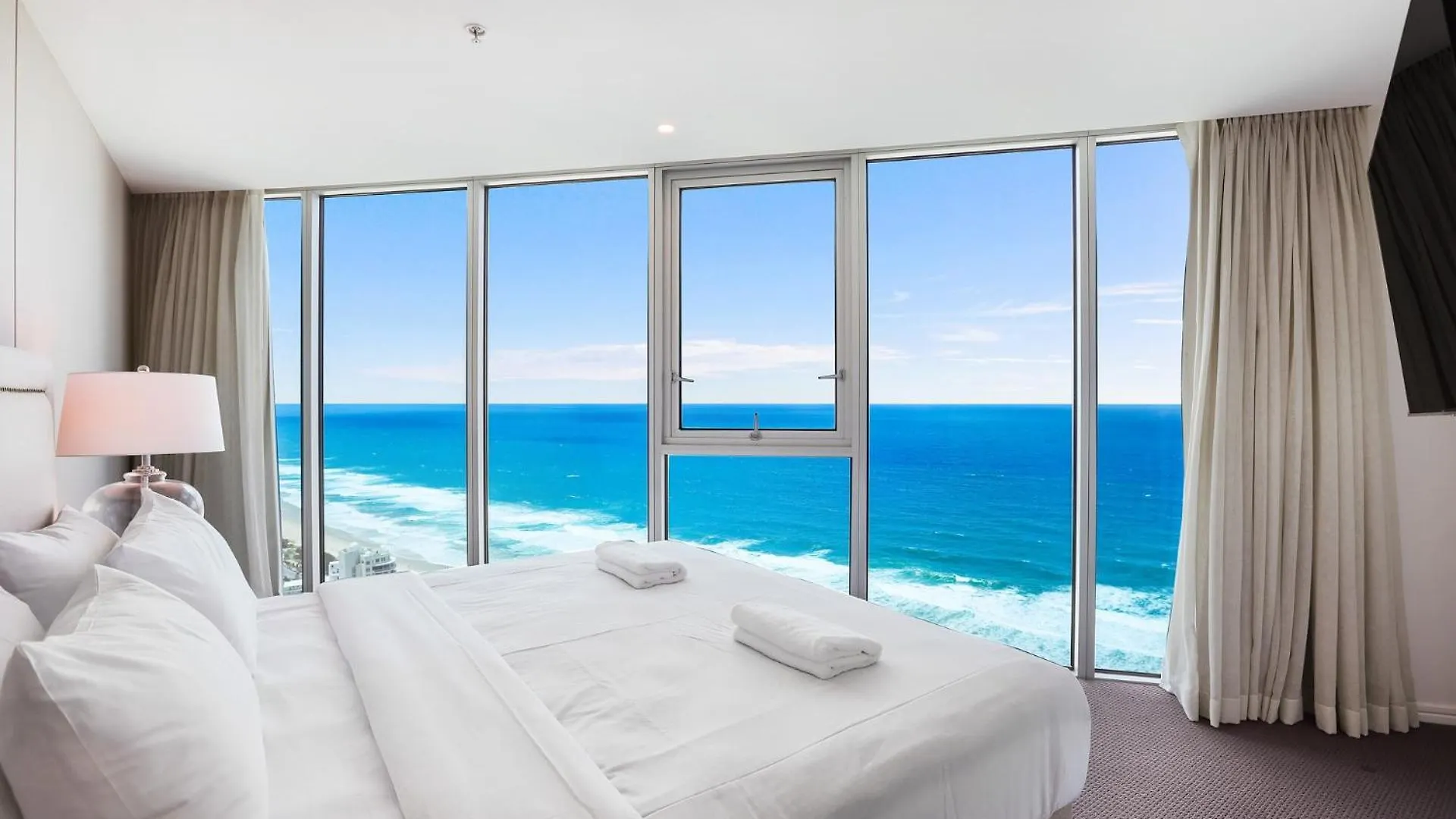 Number 1 H Residences - Wifi, Parking & By Holidays *