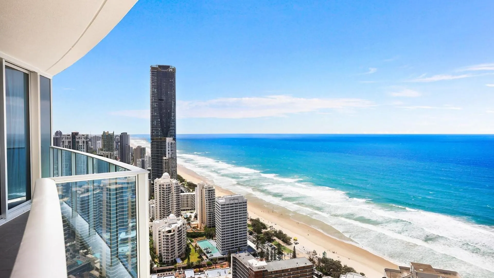 Number 1 H Residences - Wifi, Parking & By Holidays