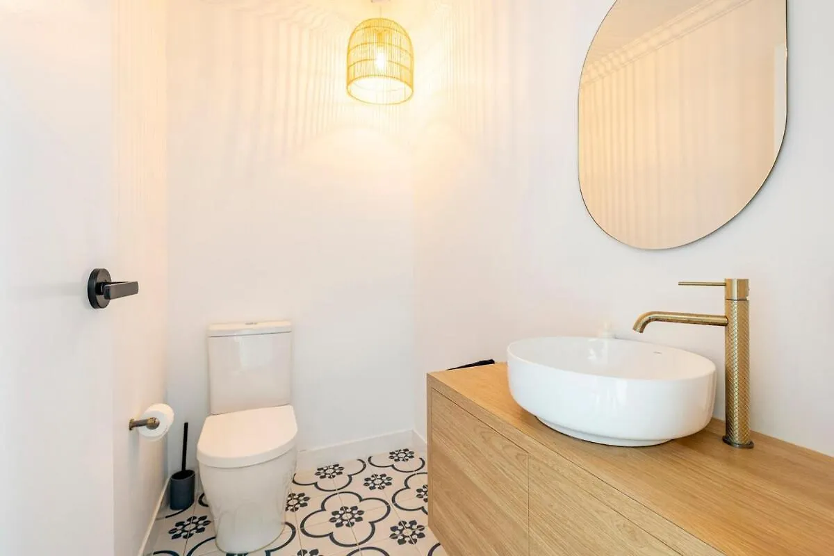 Chic Coastal Waterside Stunner! Holiday home *