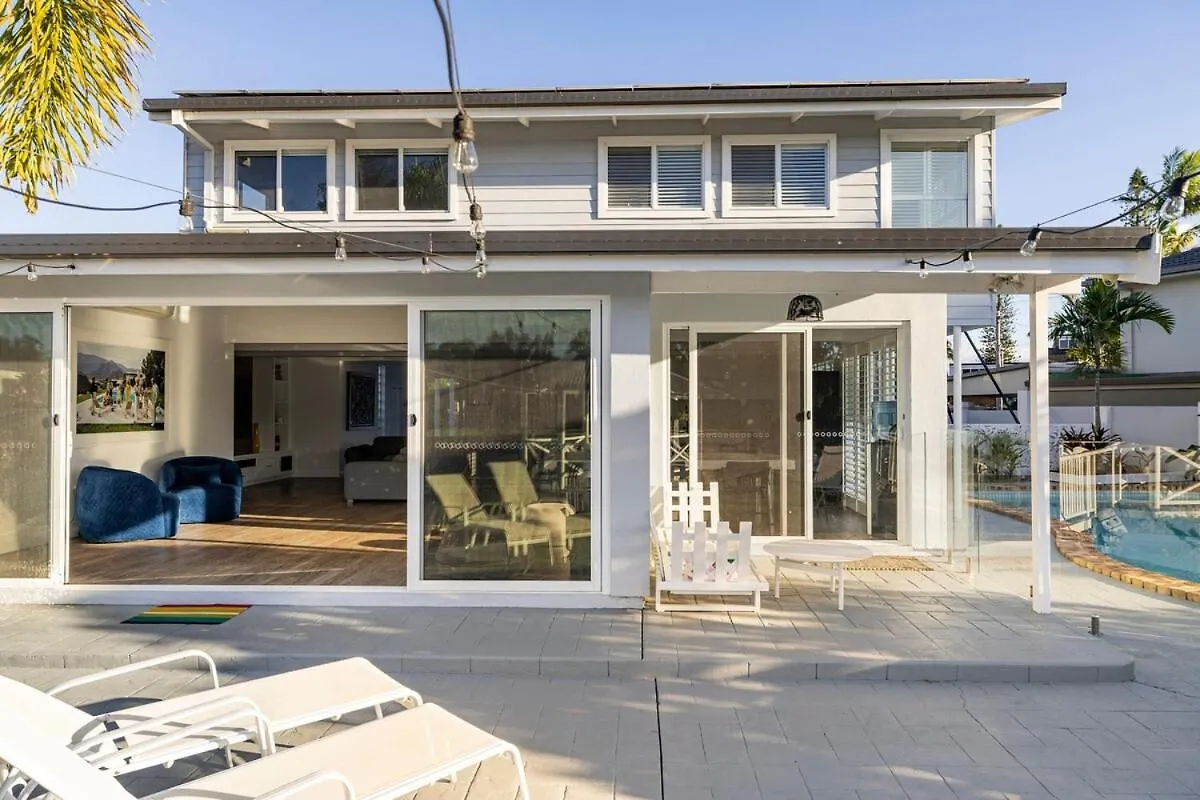 Holiday home Chic Coastal Waterside Stunner!