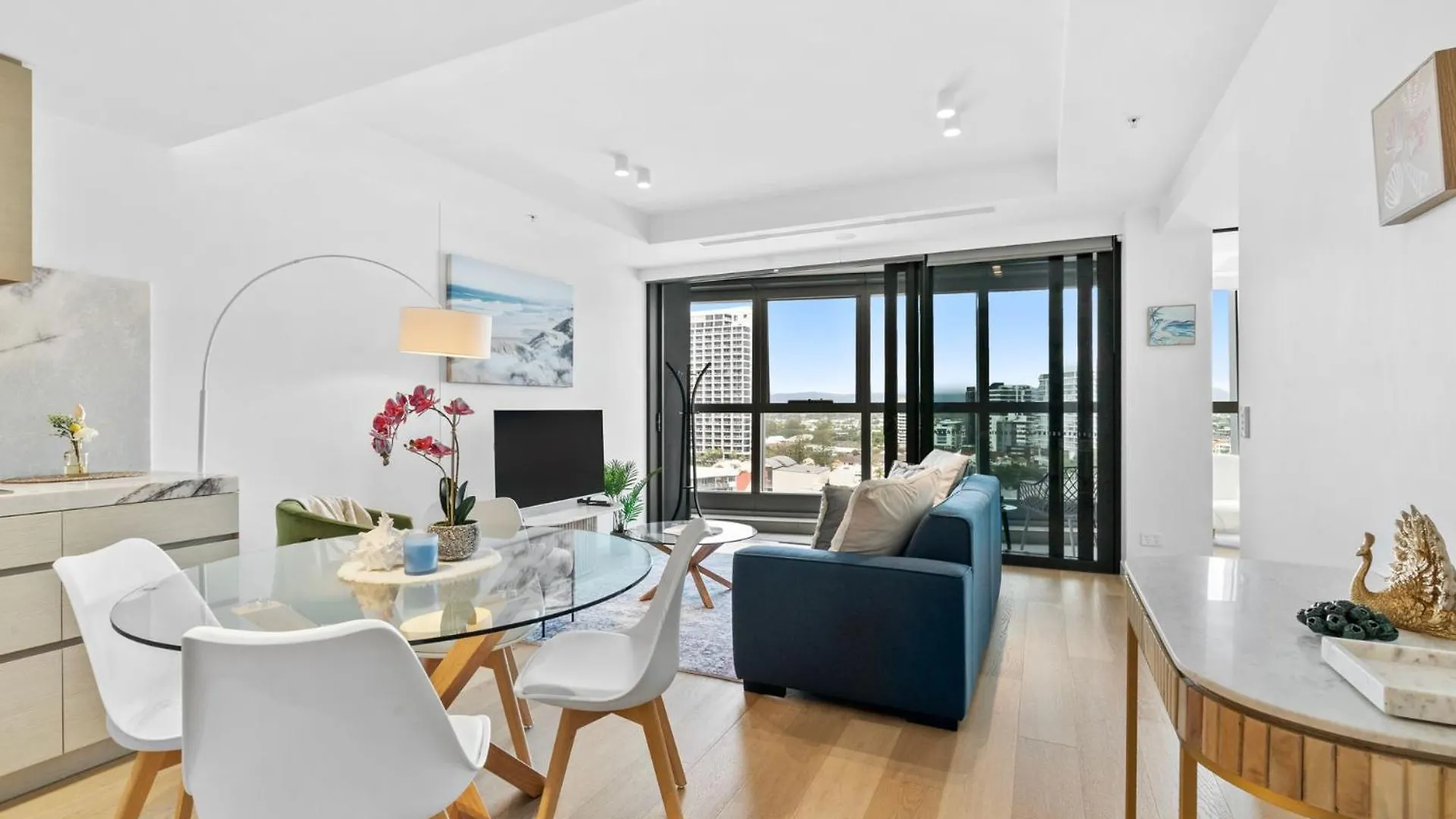 Luxury One Bedroom Apartment