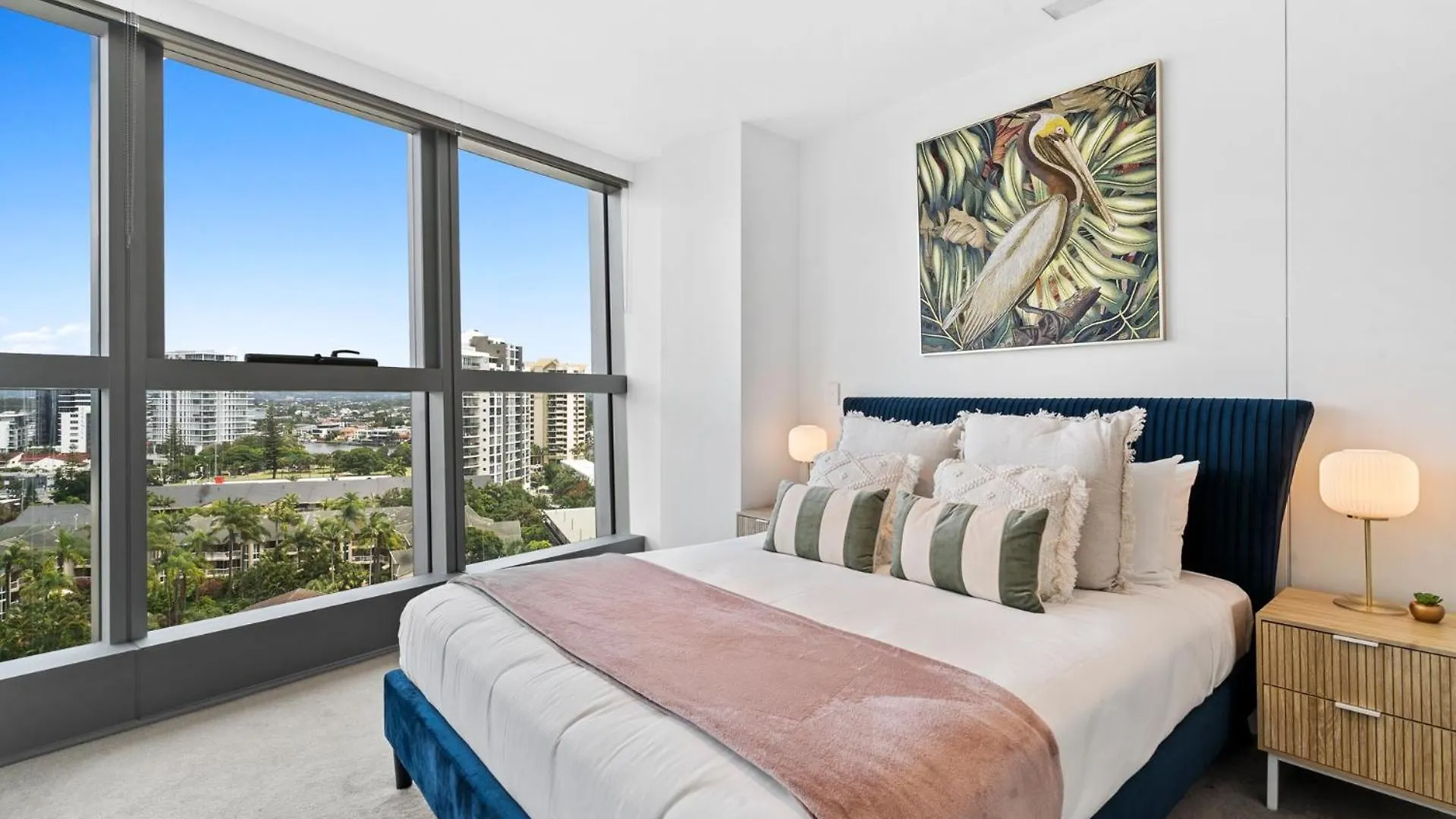Luxury One Bedroom * Gold Coast