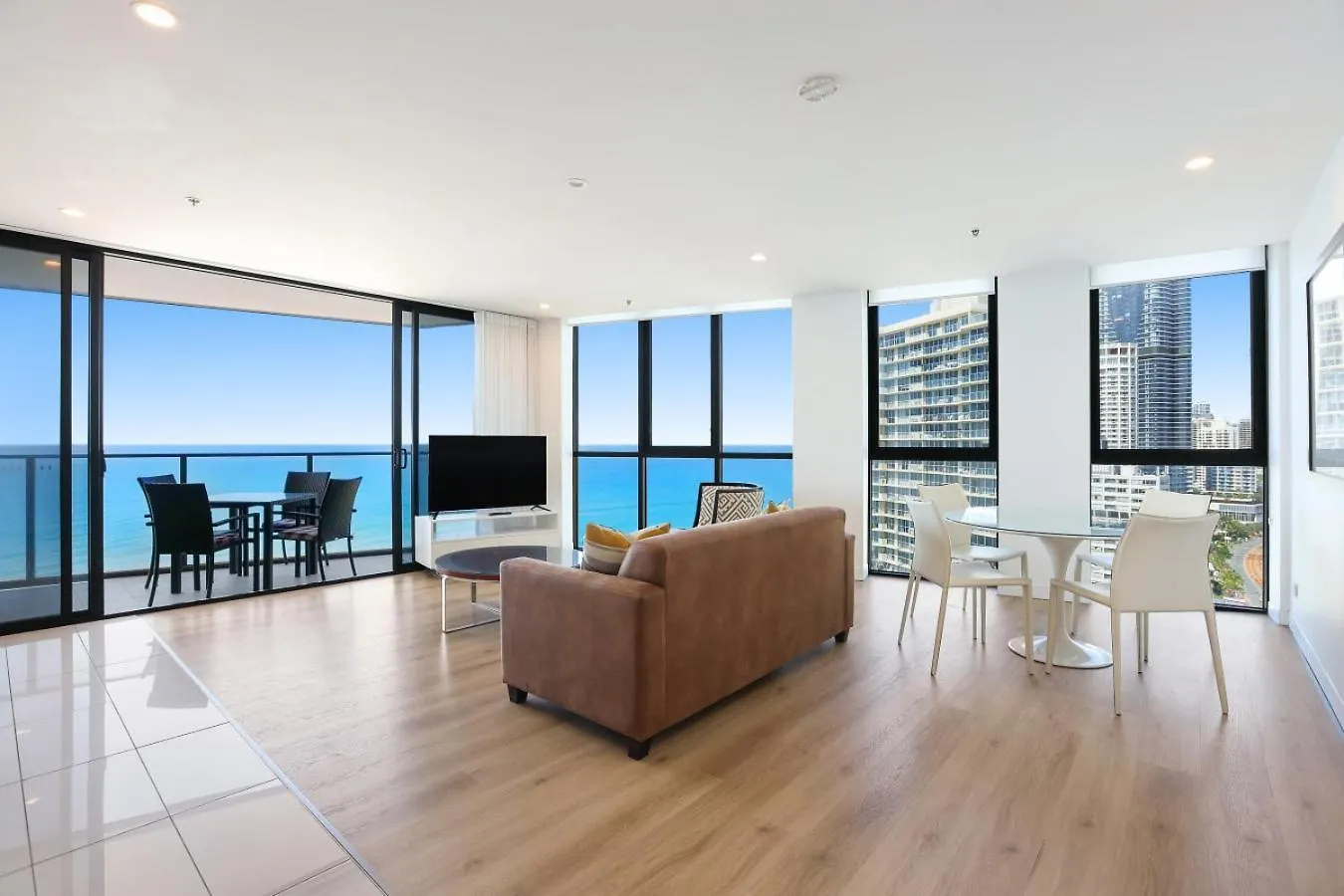 Apartment Rhapsody Surfers Paradise Beachfront Sleeps 6 - Optimise