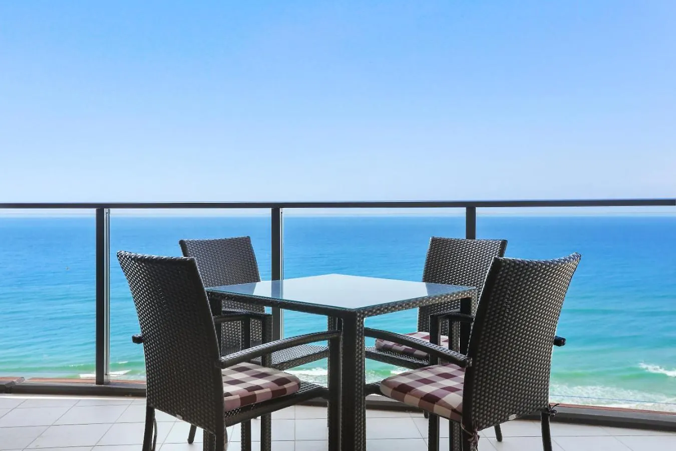 Apartment Rhapsody Surfers Paradise Beachfront Sleeps 6 - Optimise *