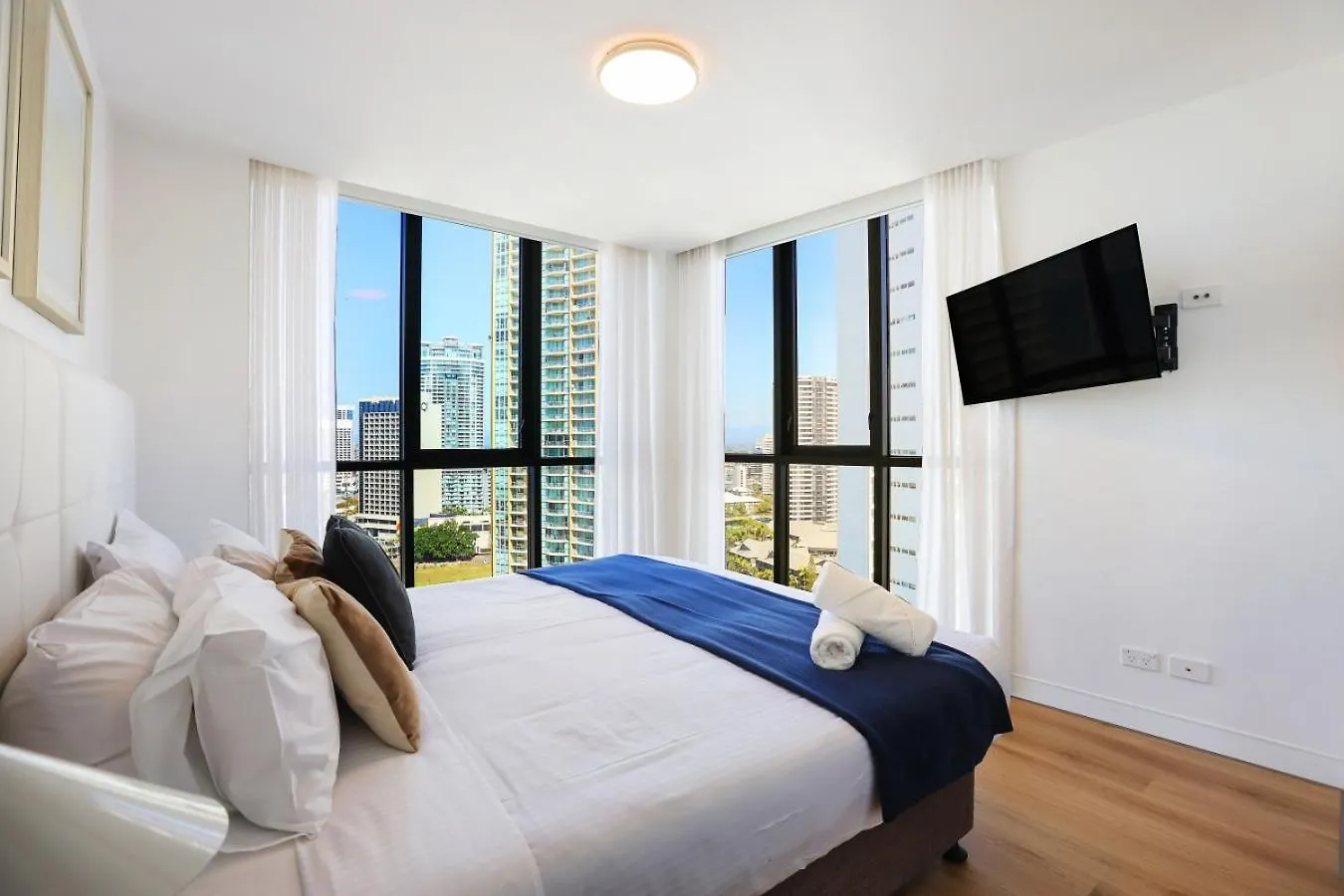 Rhapsody Surfers Paradise Beachfront Sleeps 6 - Optimise * Gold Coast