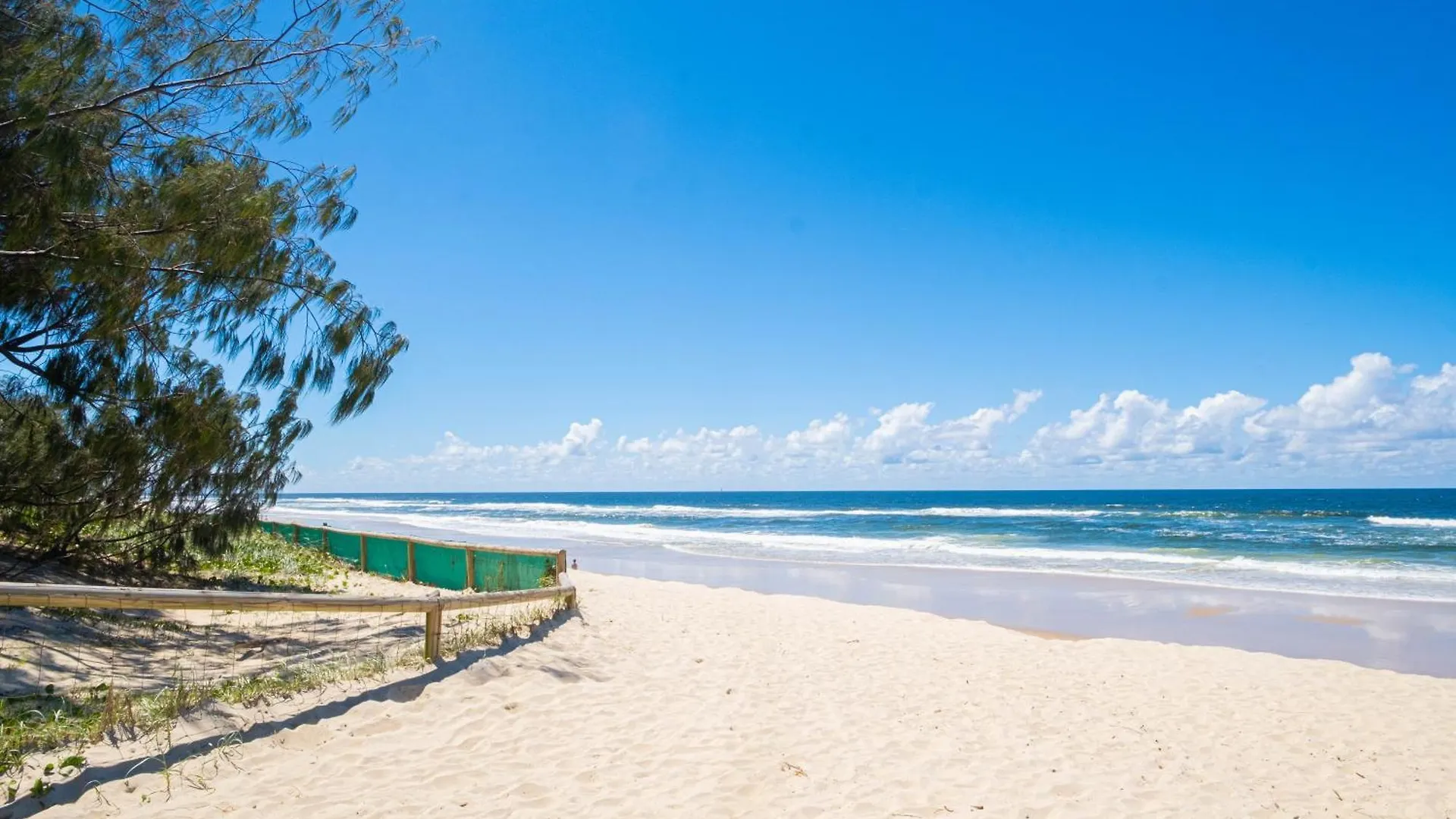 L19 Ocean View Near Mantra Legends * Gold Coast
