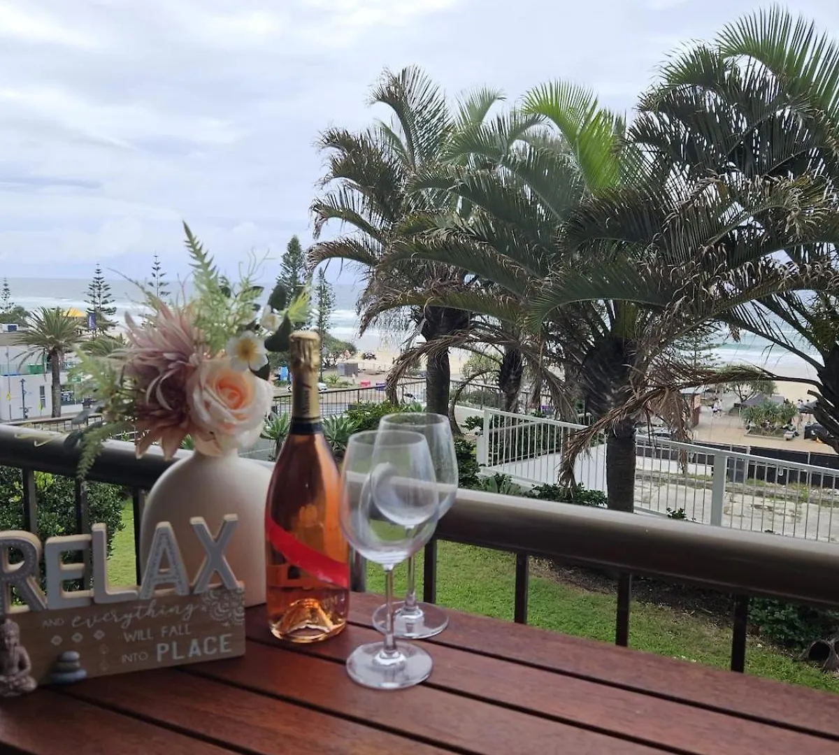 Beachfront Hideaway - Serenity By The Sea Gold Coast