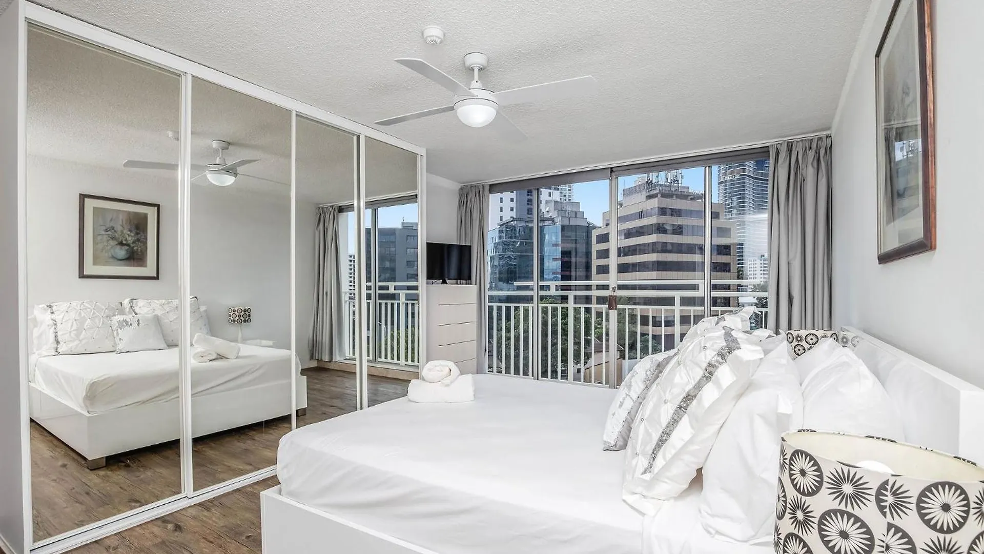 Apartahotel Condor Ocean View Surfers Paradise