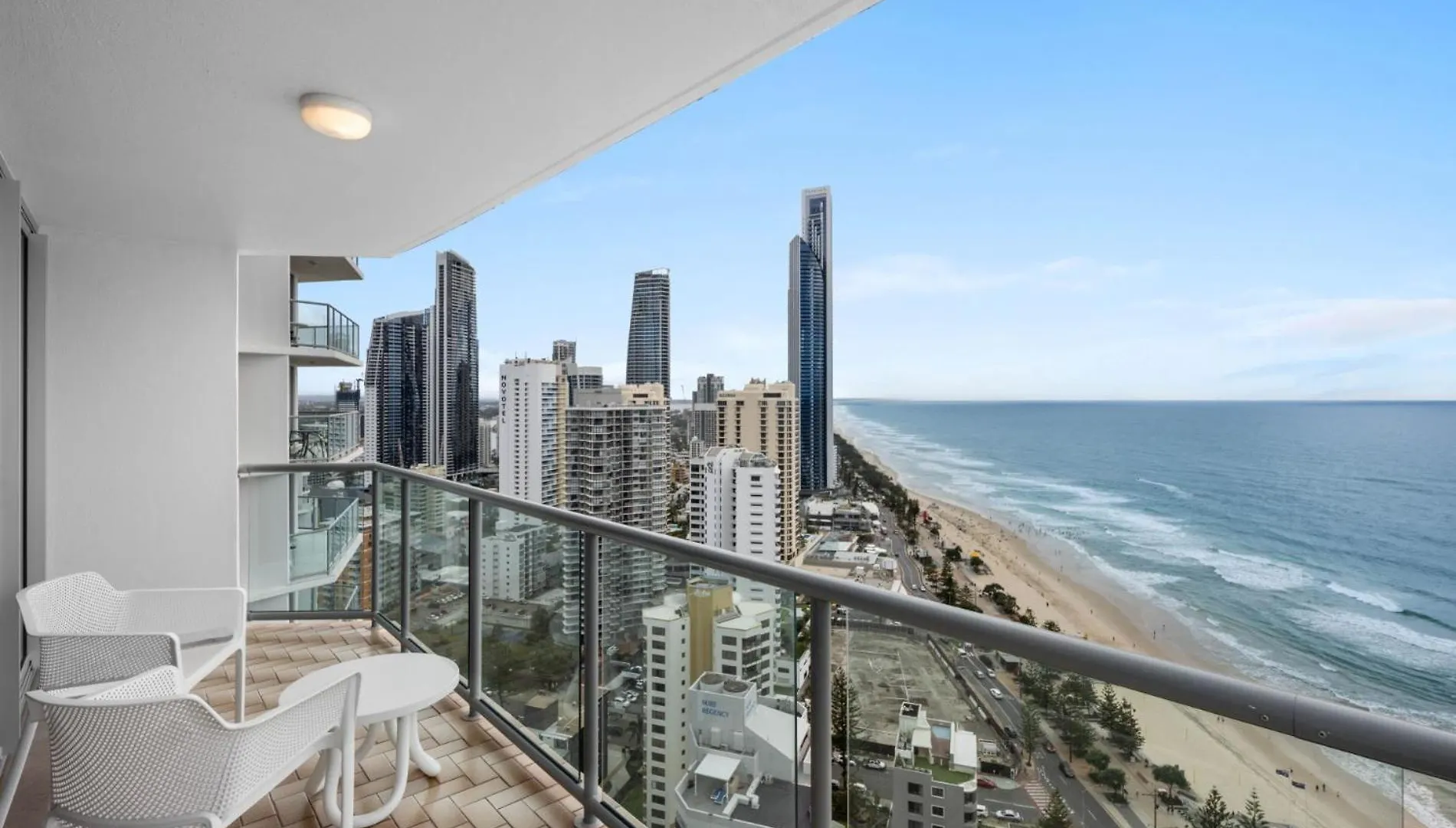 Peninsula Surfers Paradise - Hosted By Coastal Letting *