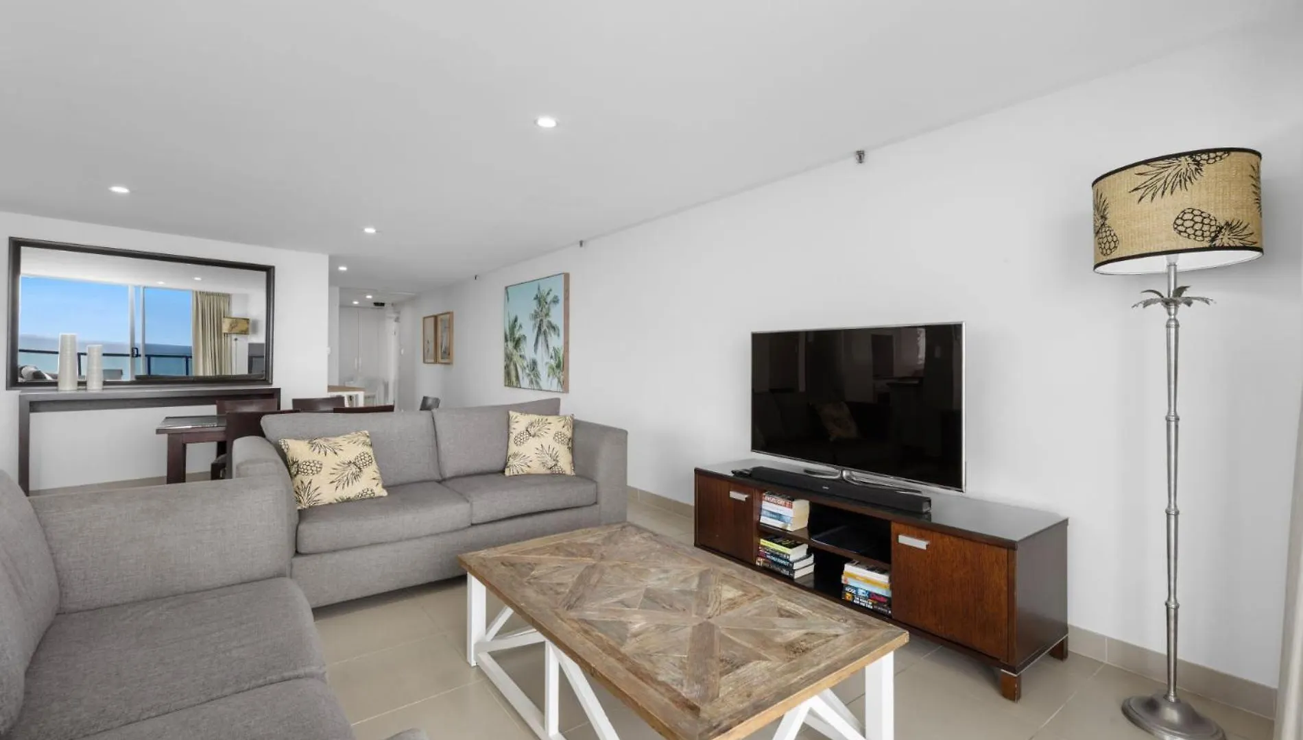 Peninsula Surfers Paradise - Hosted By Coastal Letting *