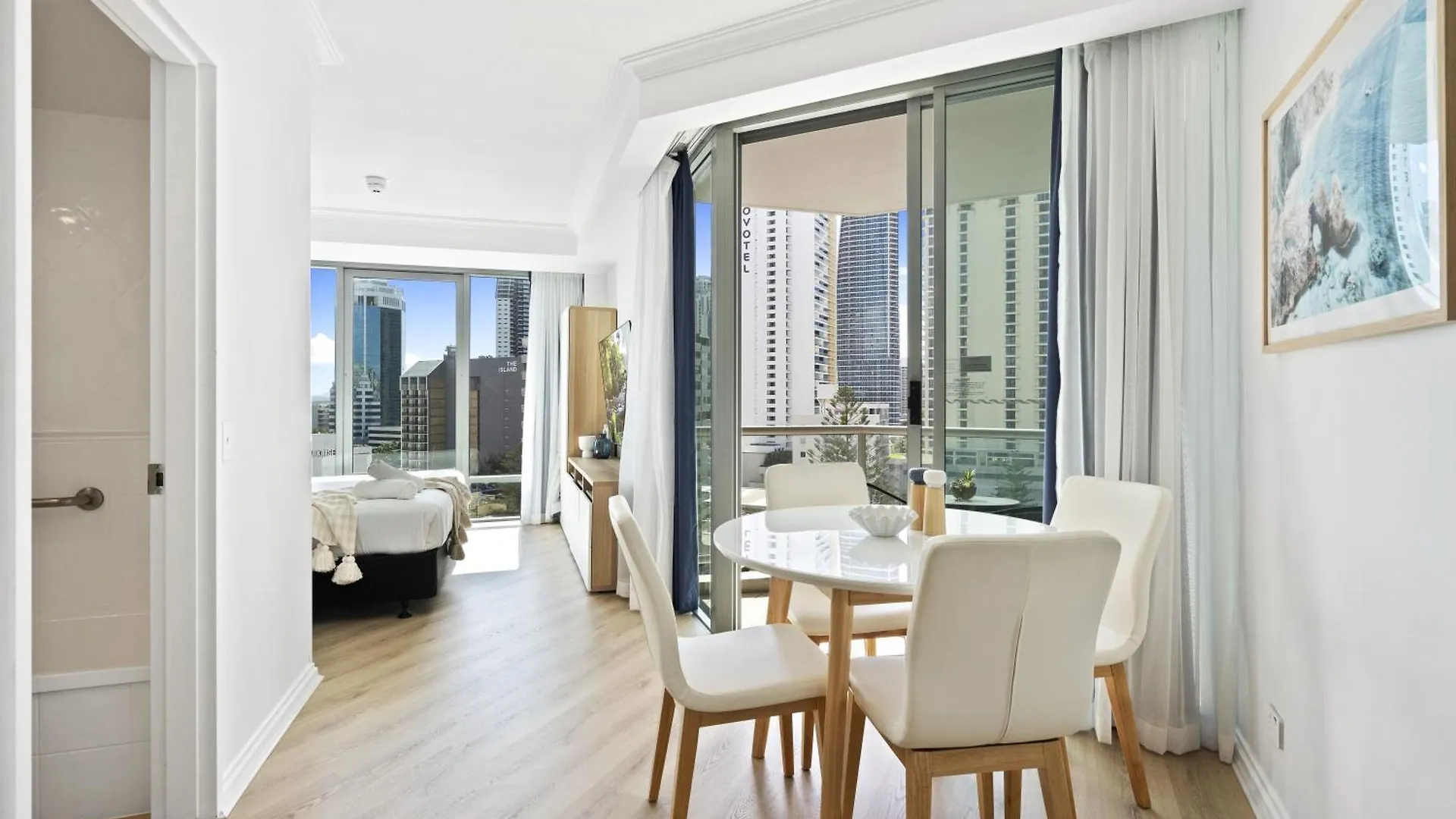 Apartament Interconnecting 2 Bedroom Unit At Legends — Q *