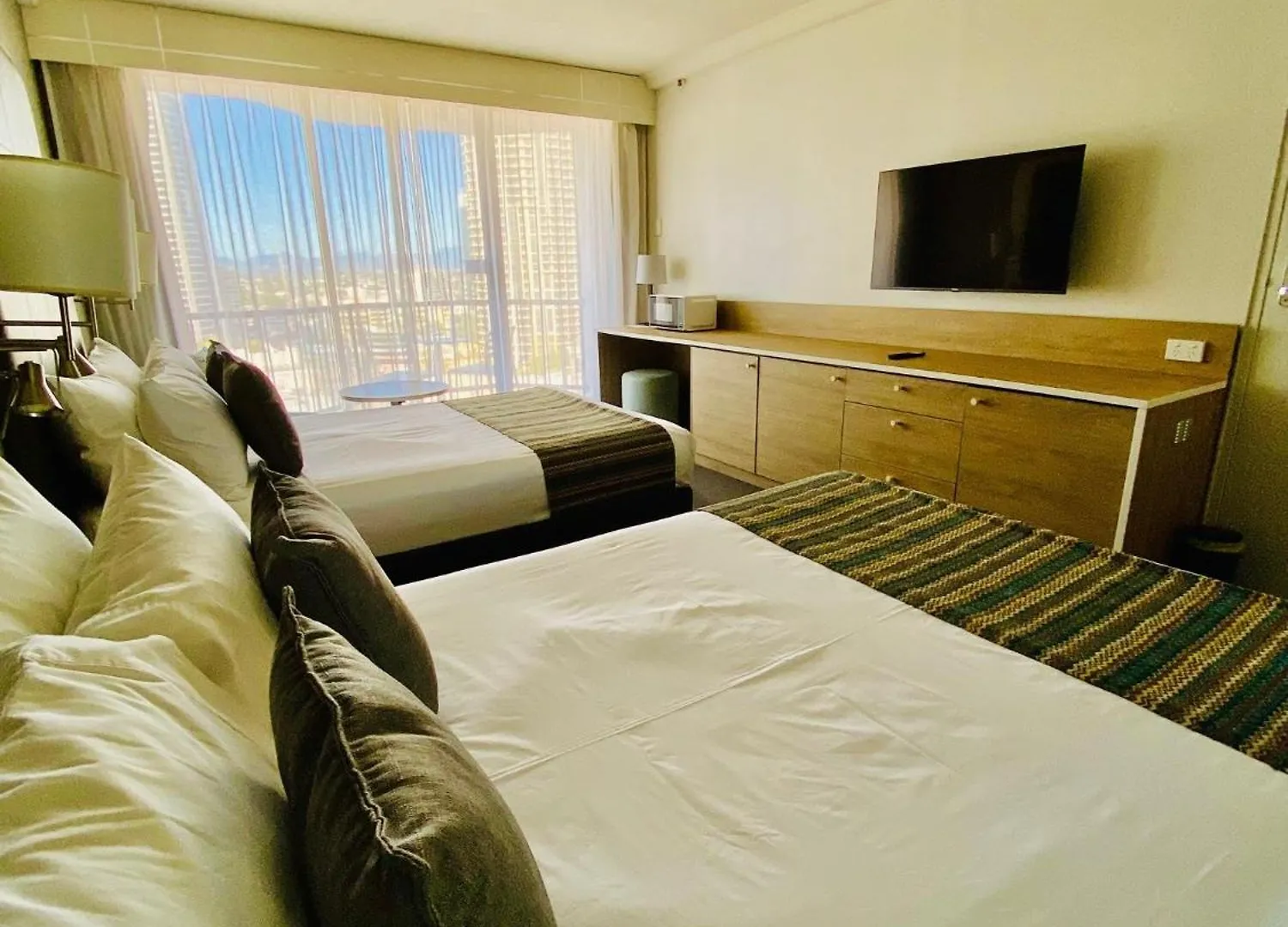 Sea View Heart Of Surfers Paradise 4* גולד קוסט