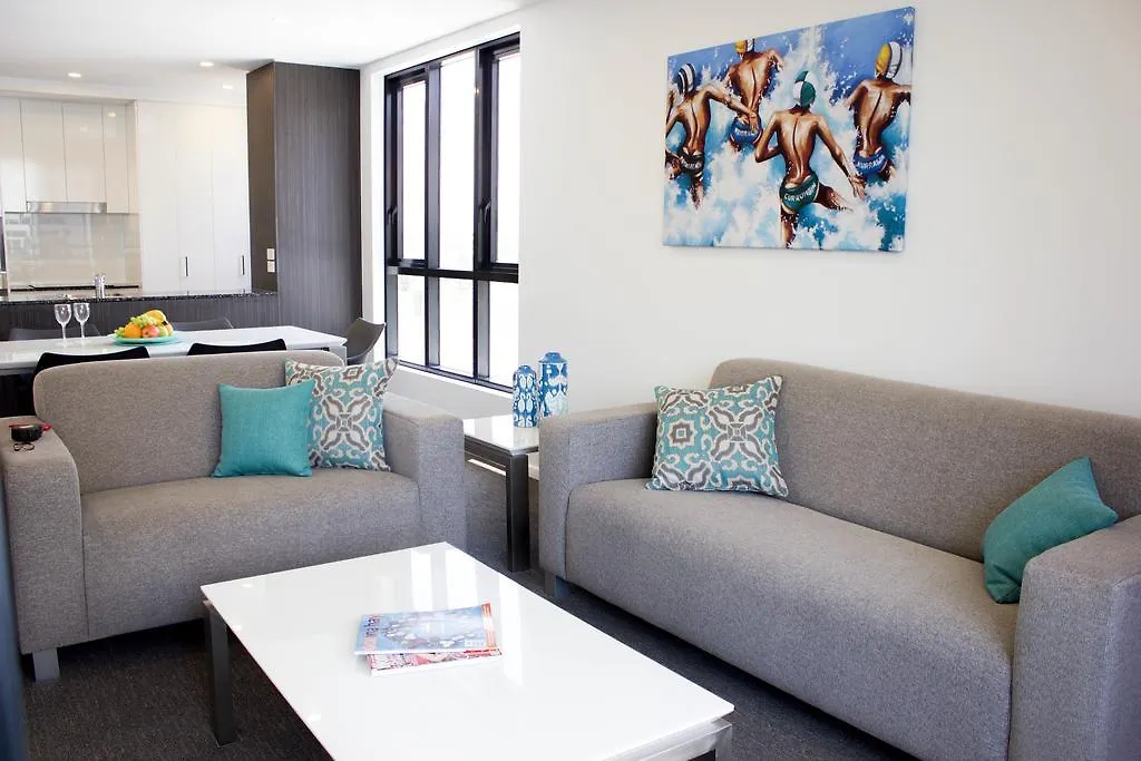 מלון דירות Synergy Broadbeach - Official 4*