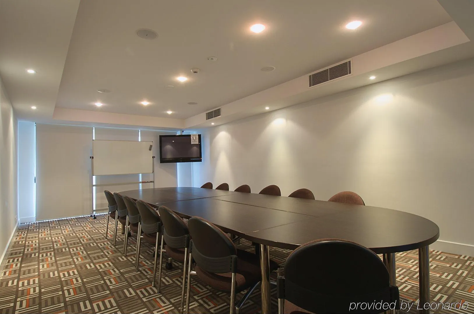 Chancellor Executive Aparthotel 4*