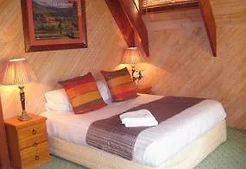 Mt Tamborine Stonehaven Manor Vendégház 4*