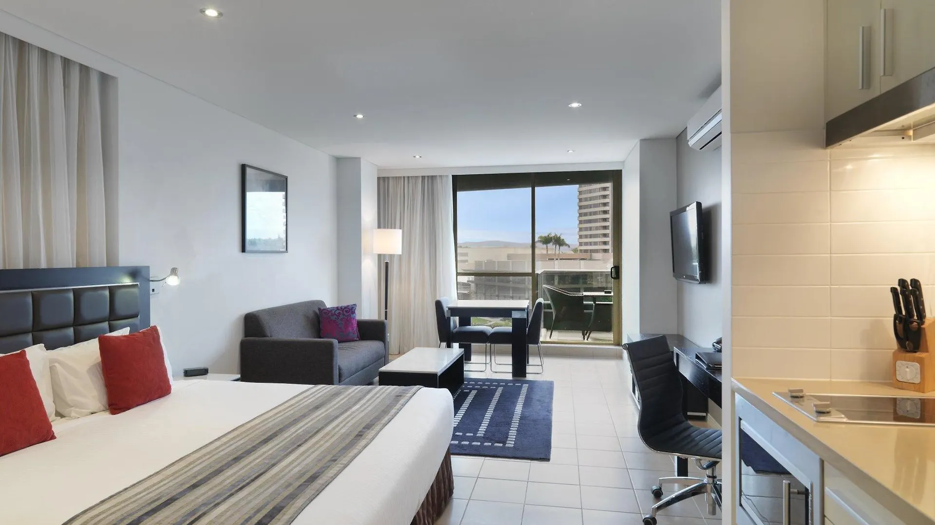 Meriton Broadbeach Szálloda 5*