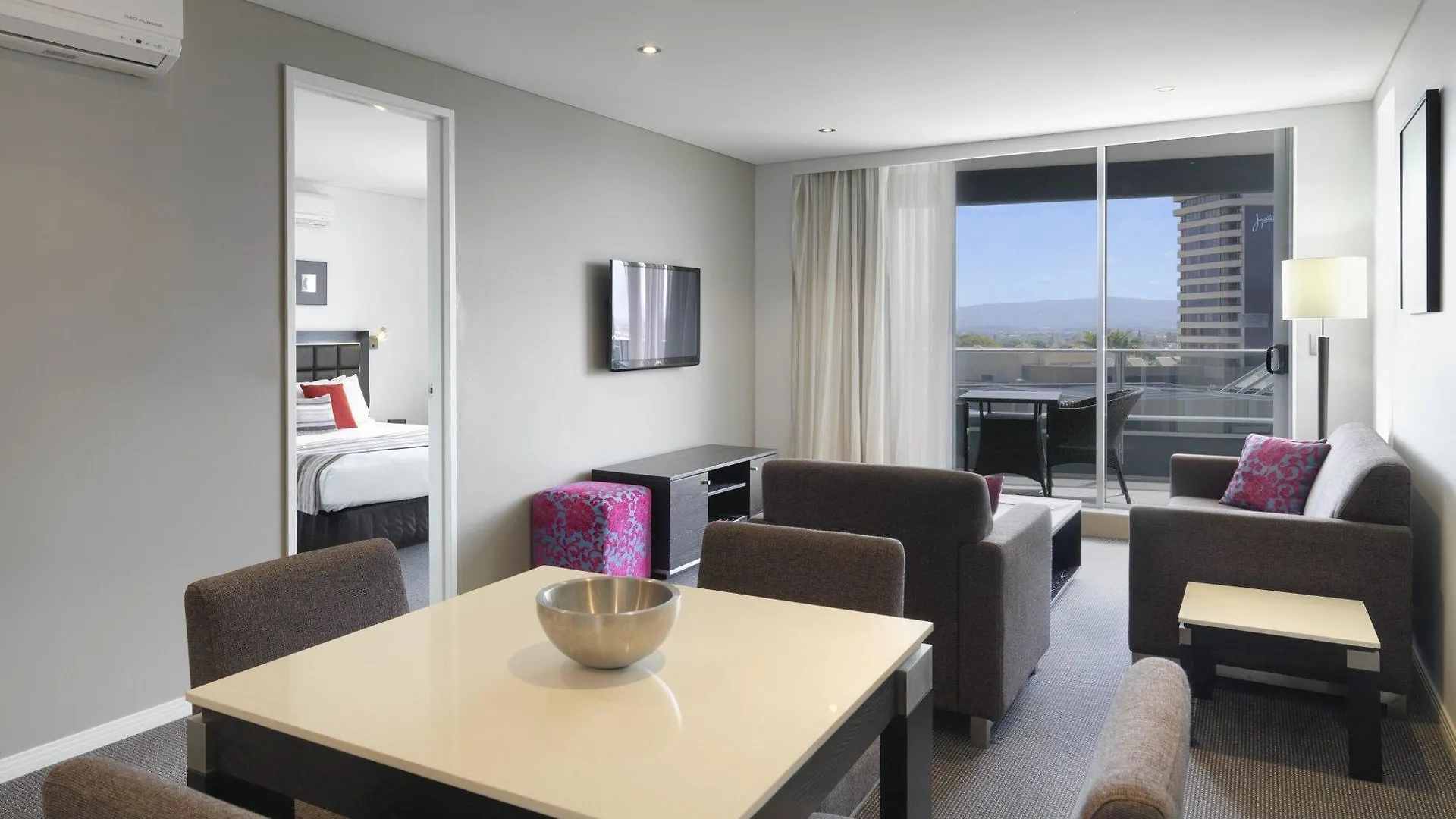 Meriton Broadbeach
