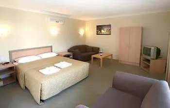 Hotel Broadwater 3*