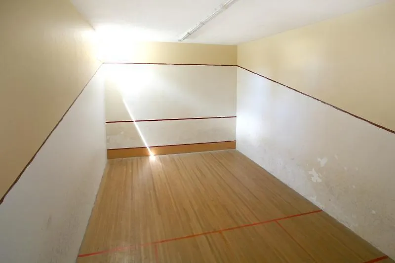 Hotel apartamentowy Club Surfers 3*