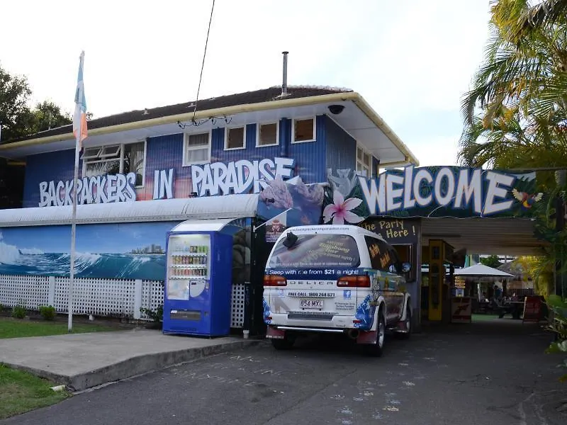 Backpackers In Paradise 18-35