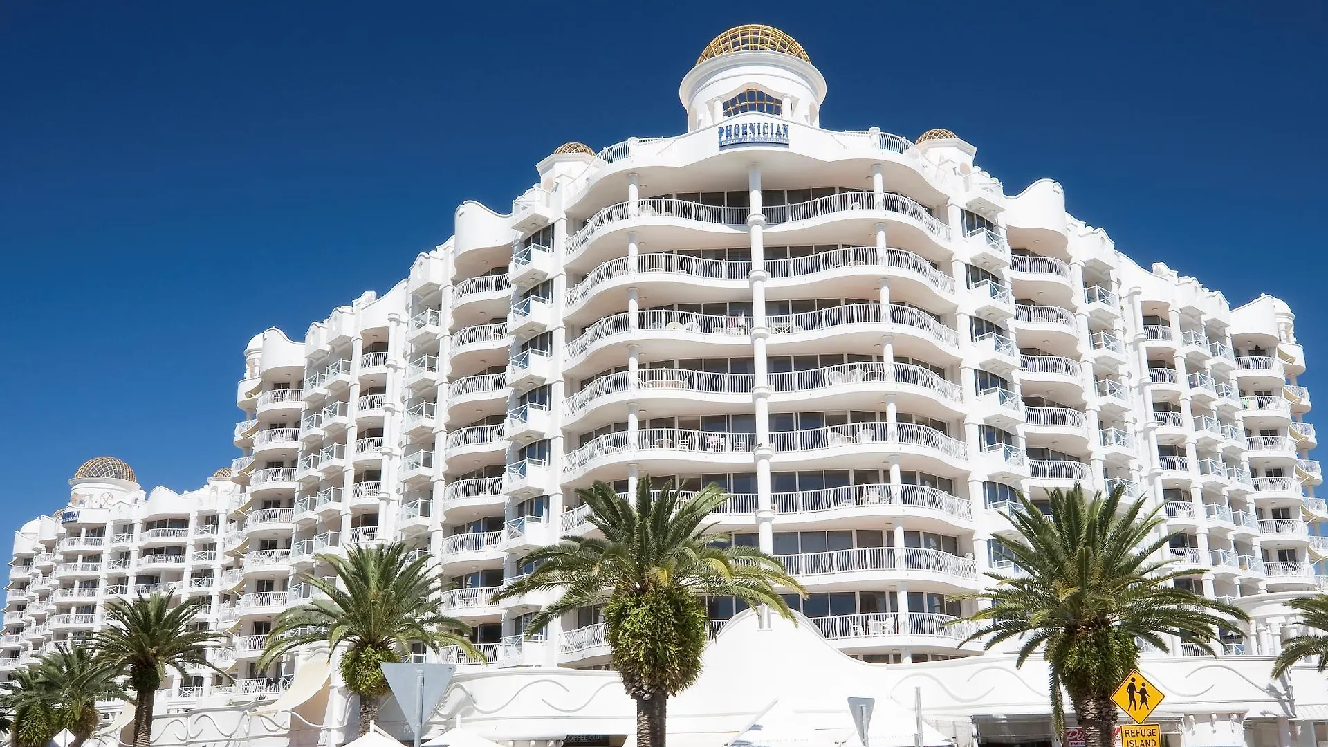 The Phoenician Semesteranläggning (resort) Guldkusten