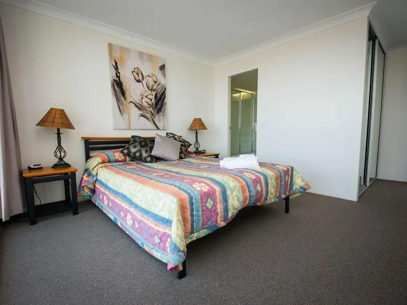 Broadwater Shores Waterfront Aparthotel Gold Coast