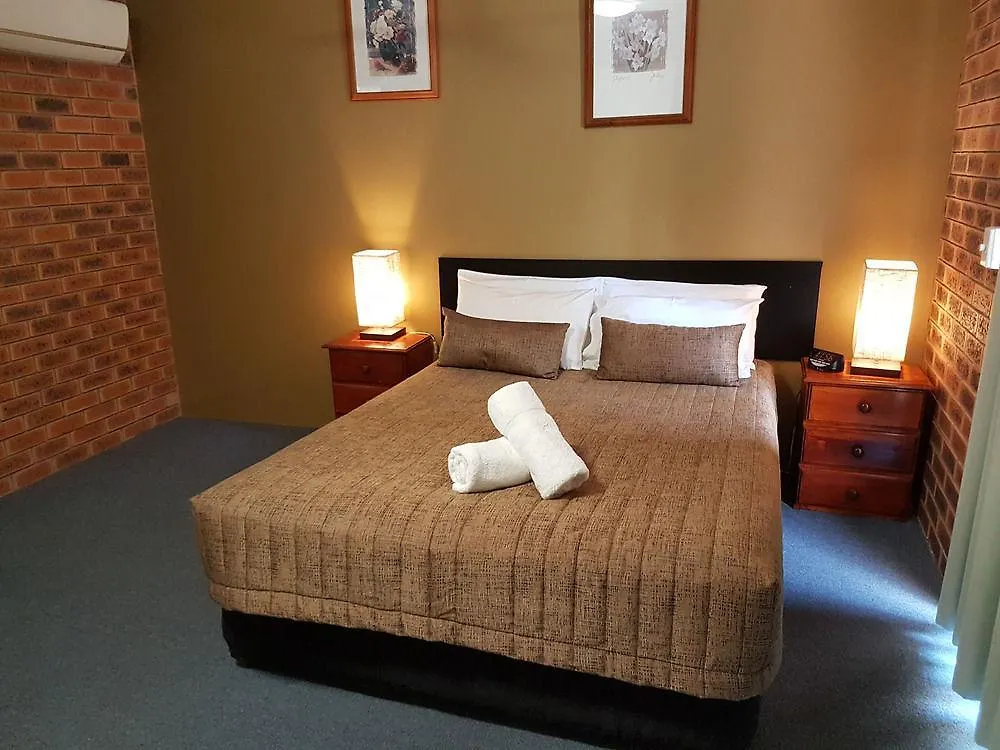 Airport - Only 300 Meters To Airport Terminal Motel