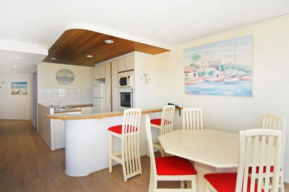 Oceanside - Absolute Beachfront 4* Gold Coast