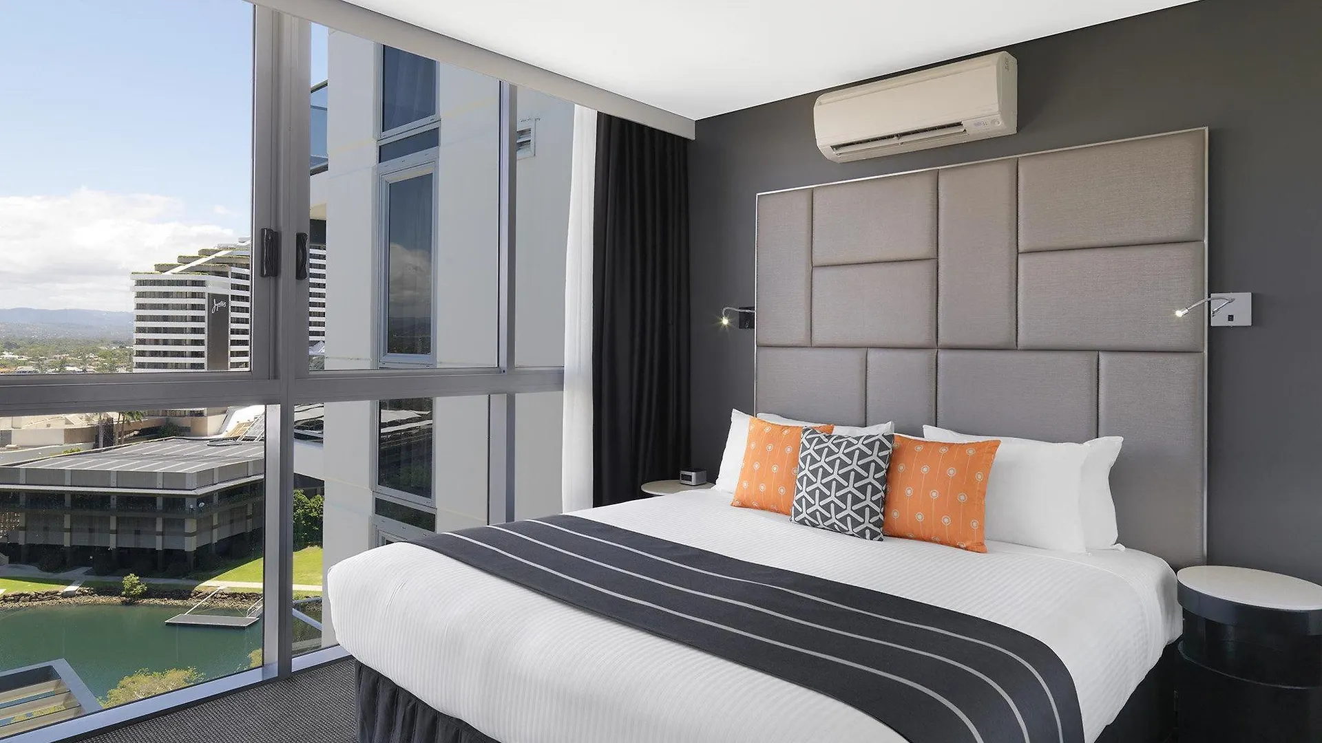 Meriton Broadbeach Szálloda