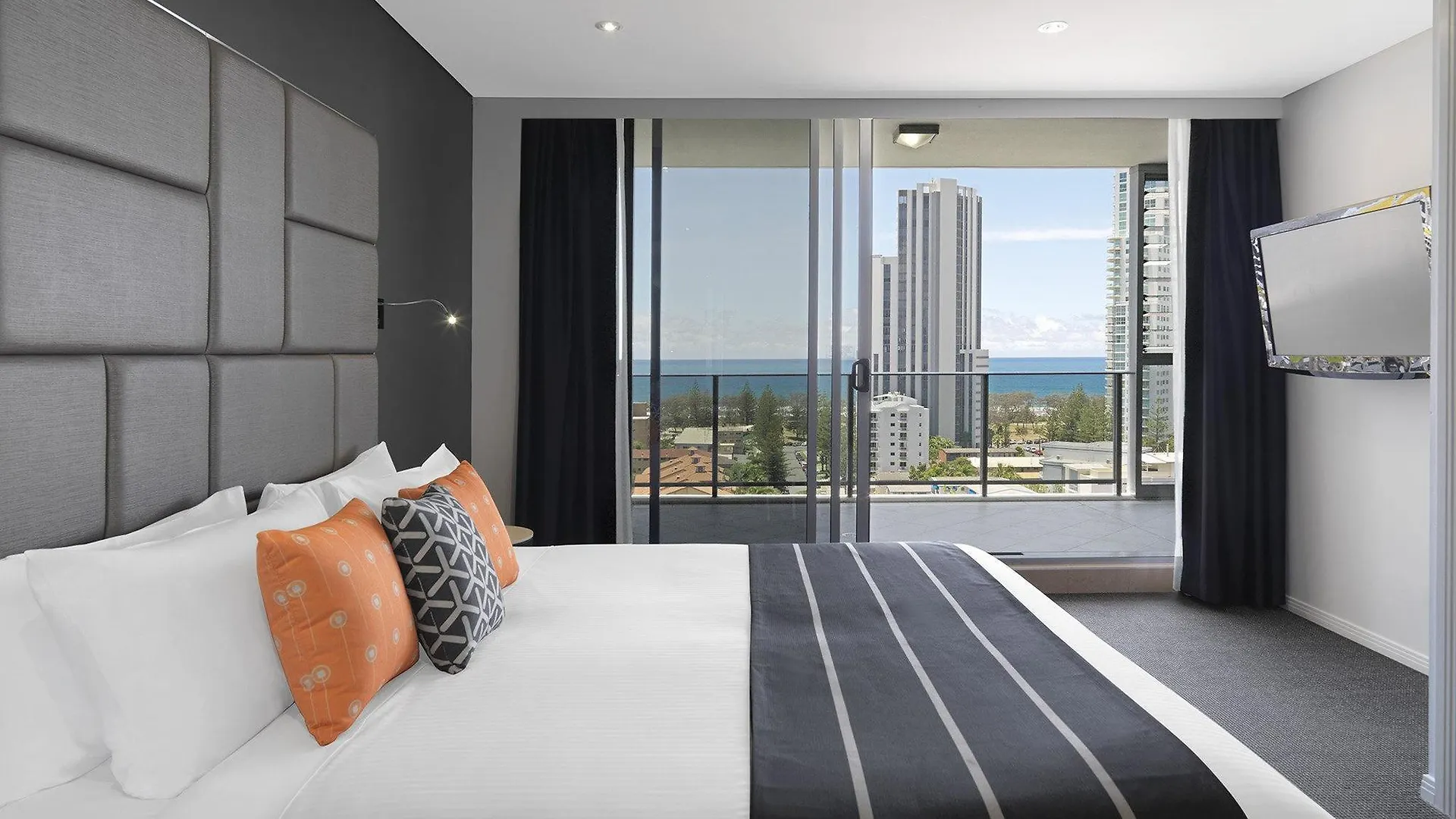 Meriton Broadbeach Szálloda 5*