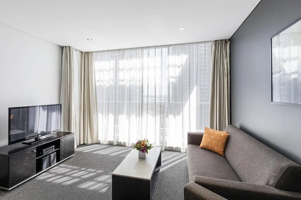 Meriton Serviced Aqua Street Aparthotel Gold Coast