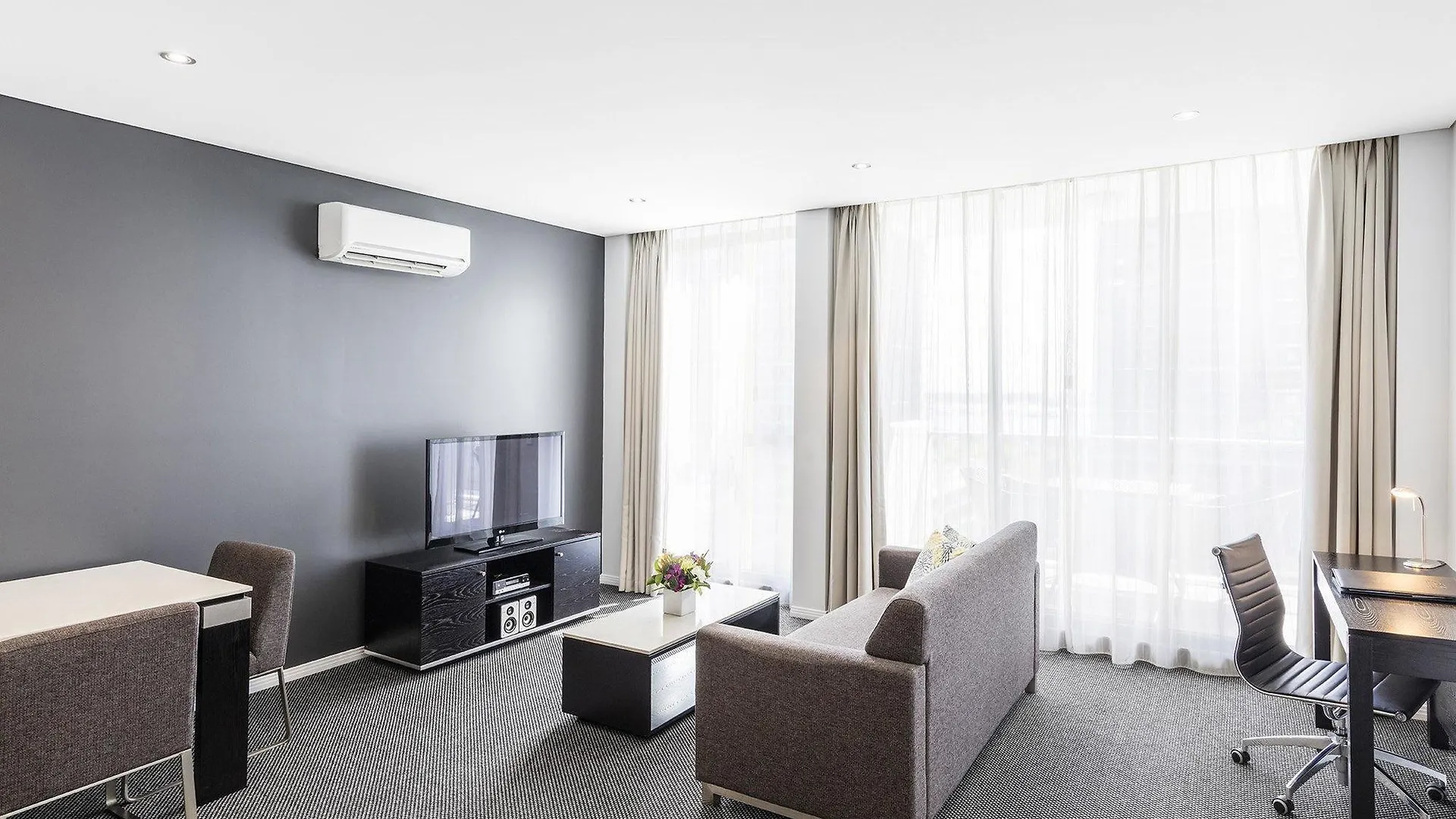 Meriton Serviced Aqua Street 4* Gold Coast