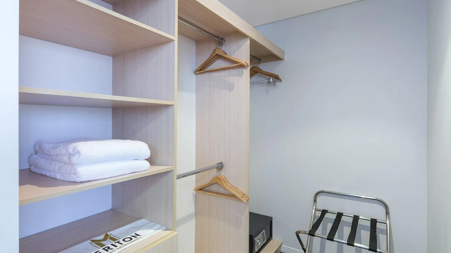 Meriton Serviced Aqua Street 4*