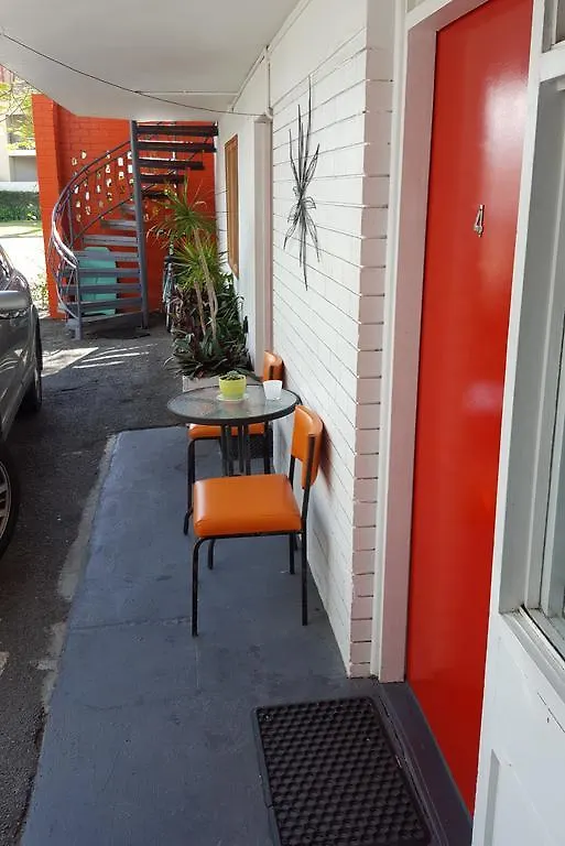 Motel Burleigh Break